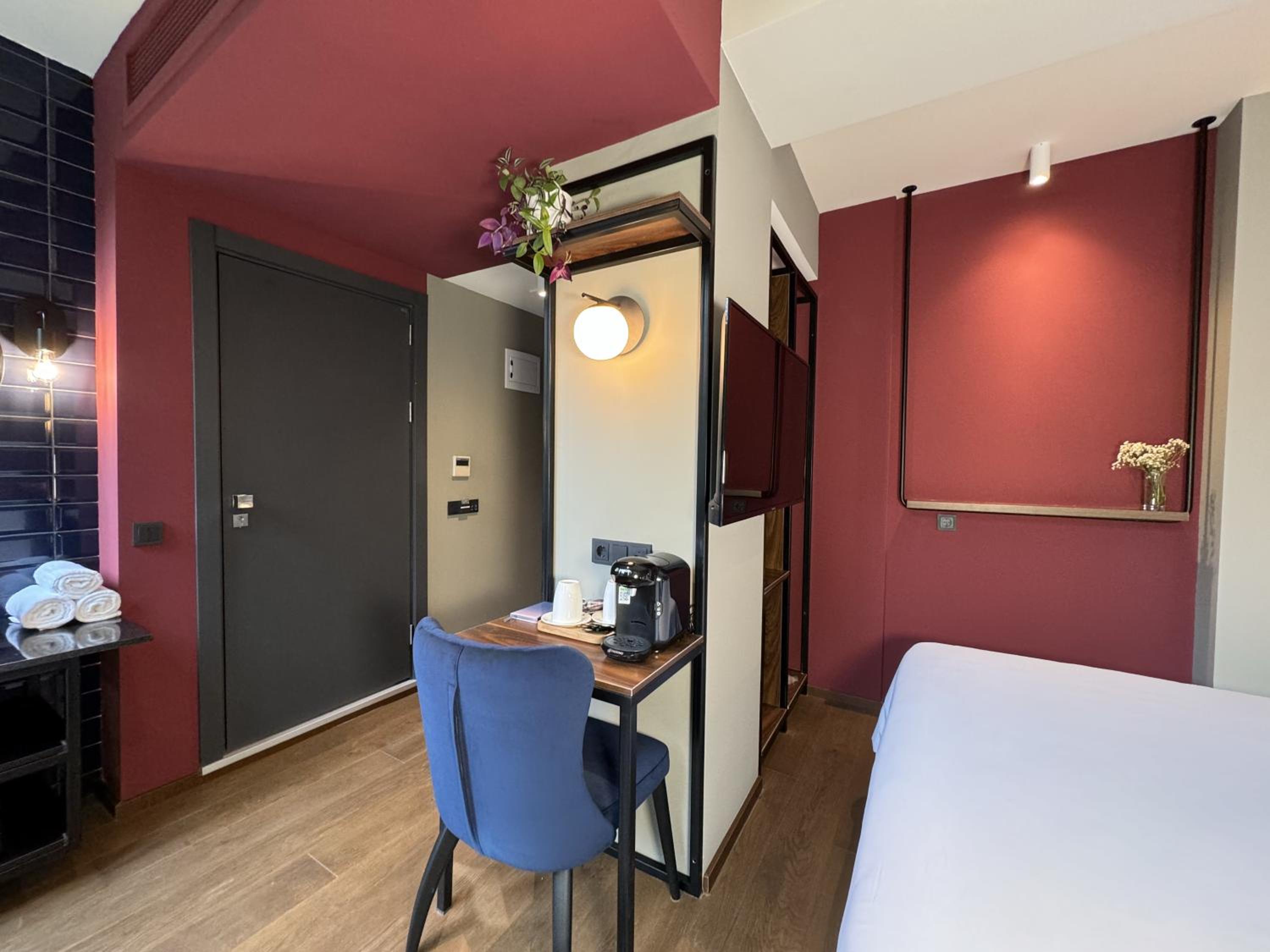 Deluxe King Room photo 3