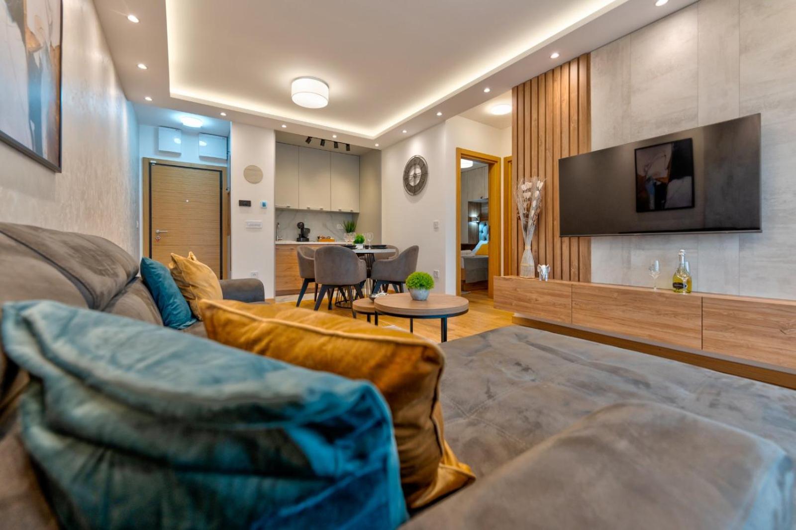 Two-Bedroom Apartment with Mountain View photo 1