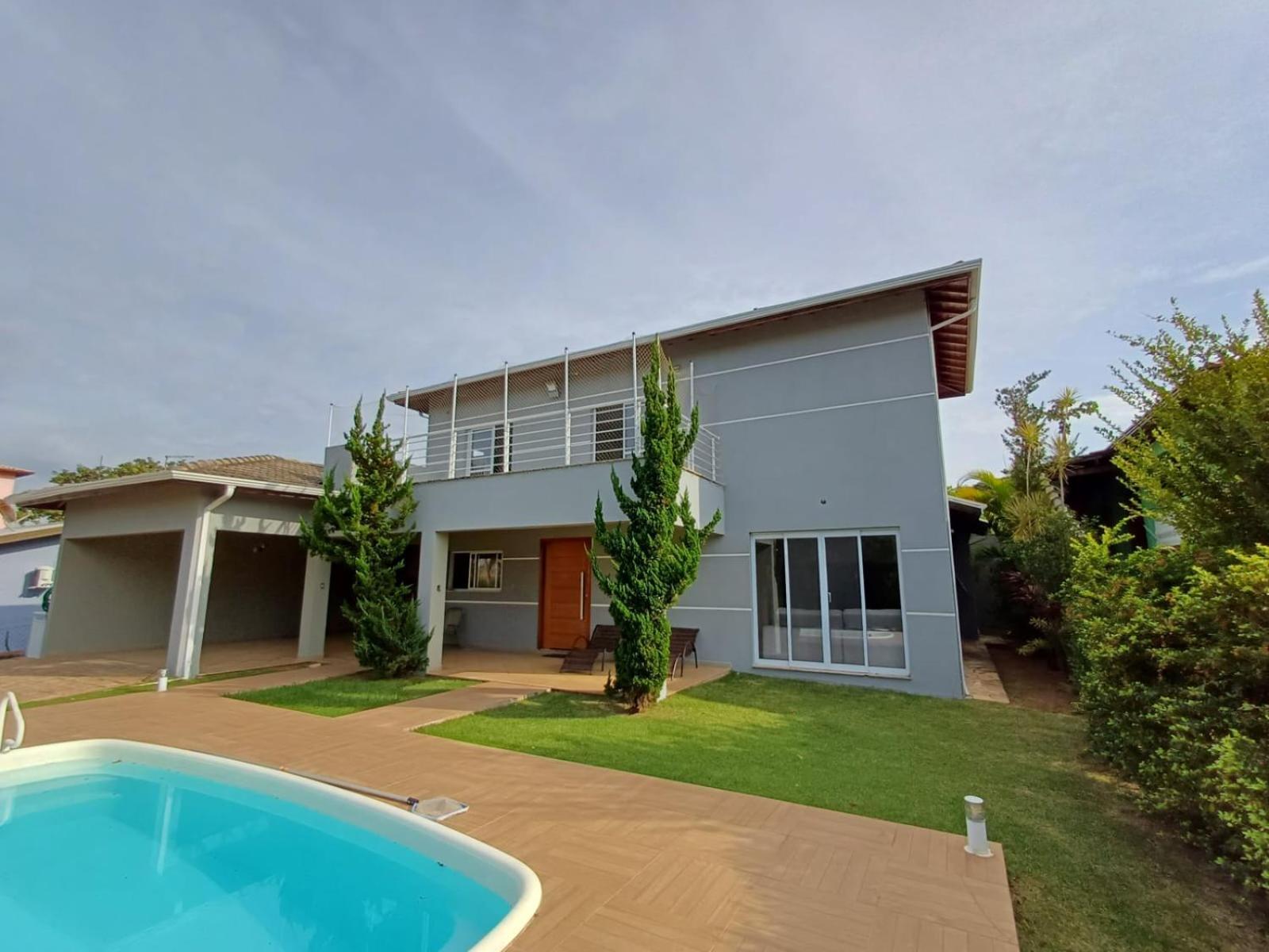 Three-Bedroom House photo 2