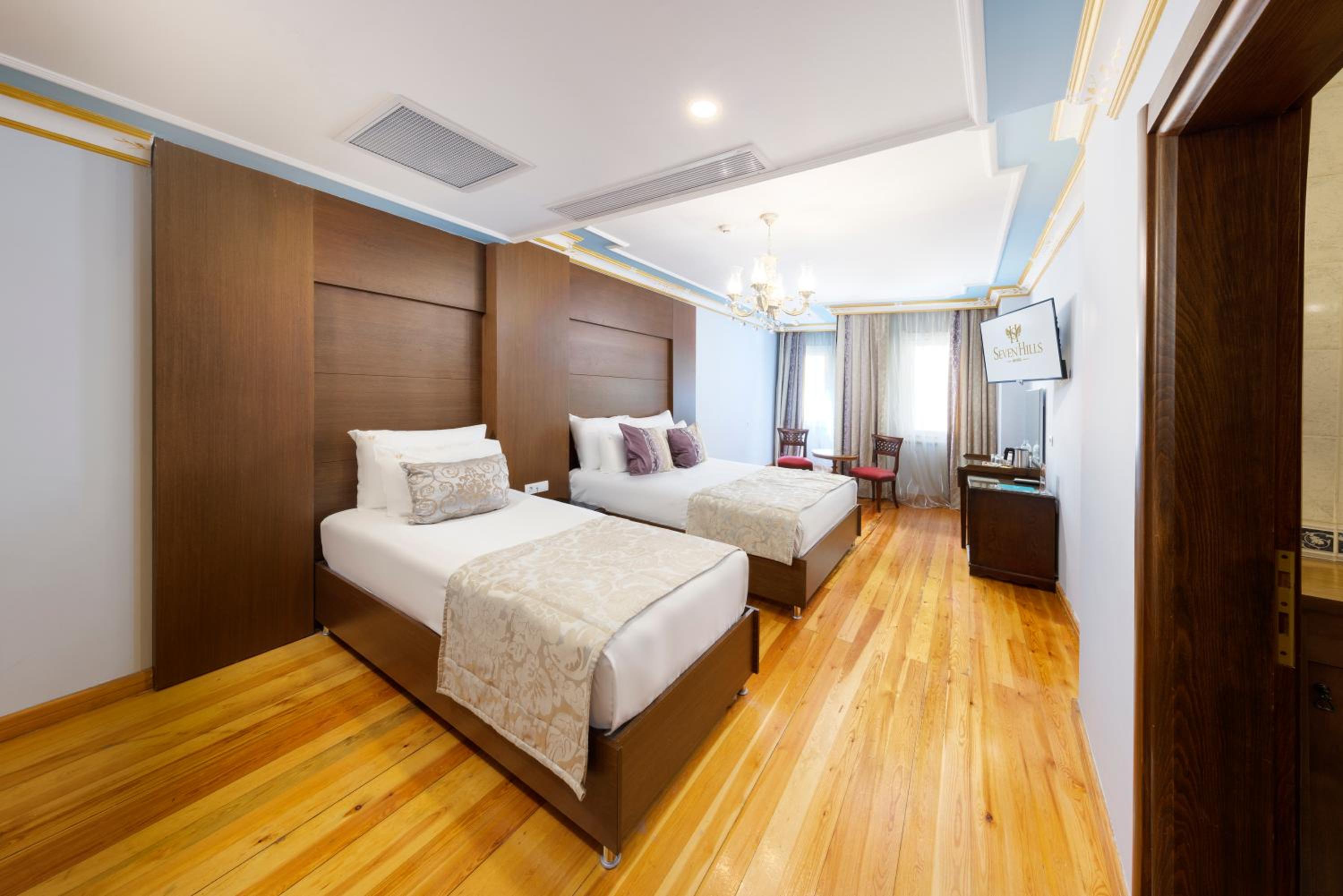 Economy Triple Room photo 1