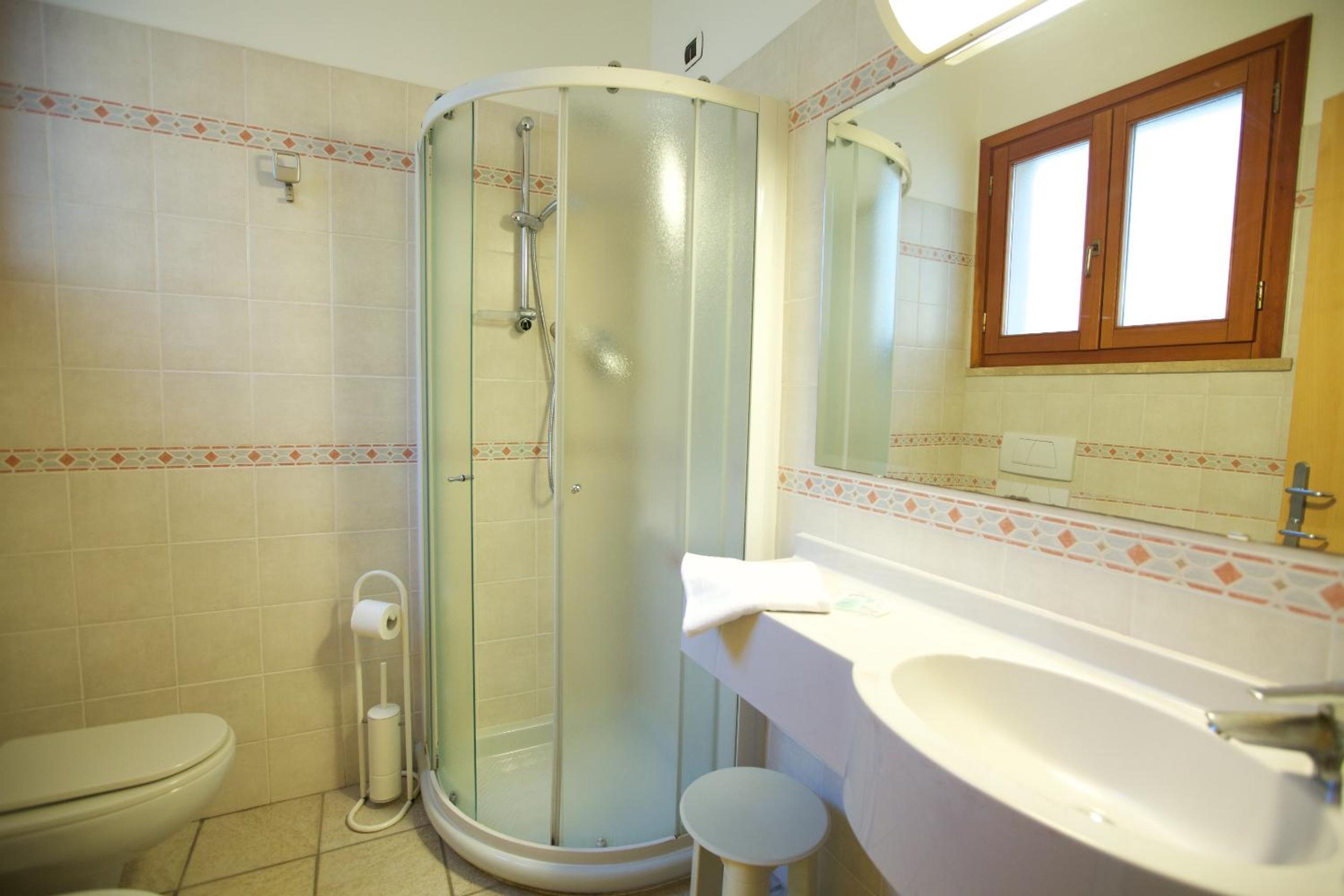 Standard Triple Room - Photo 2