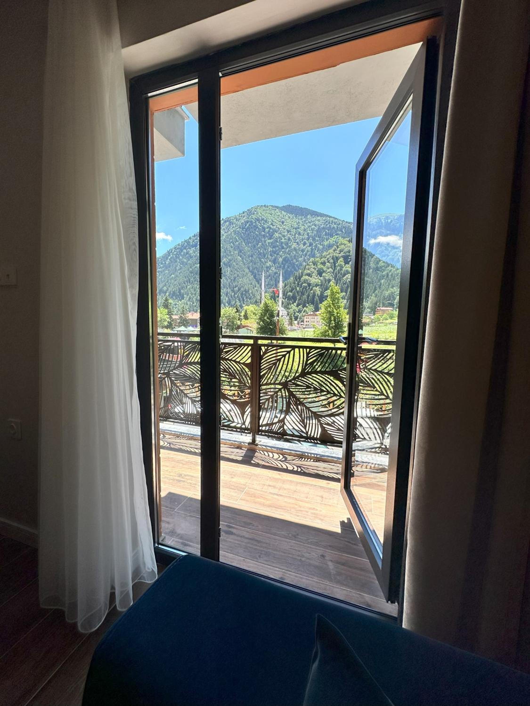 Apartment With View photo 3