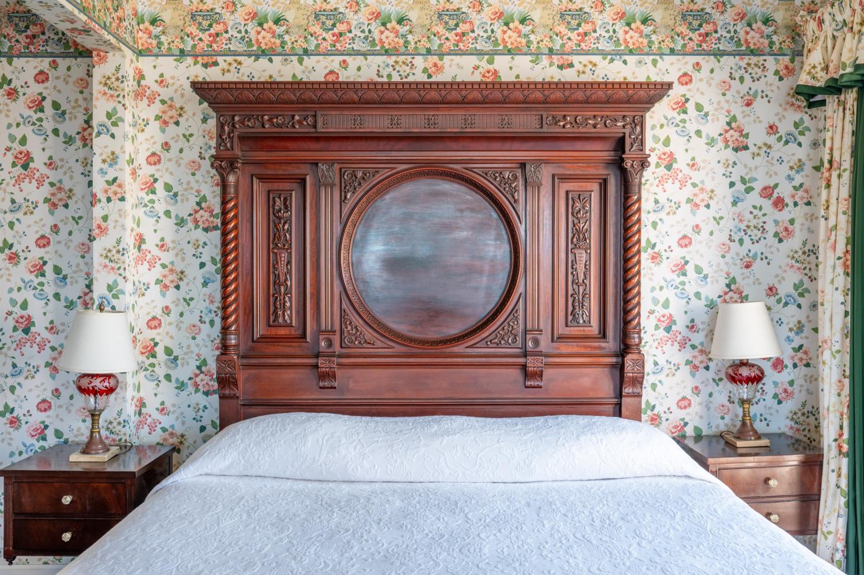 Deluxe King Suite - Photo 2