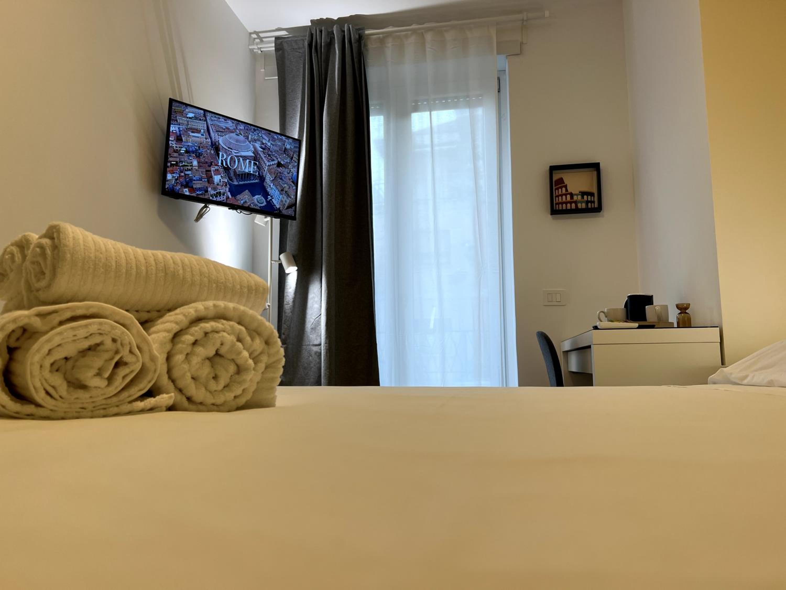 Double Room with Balcony photo 2