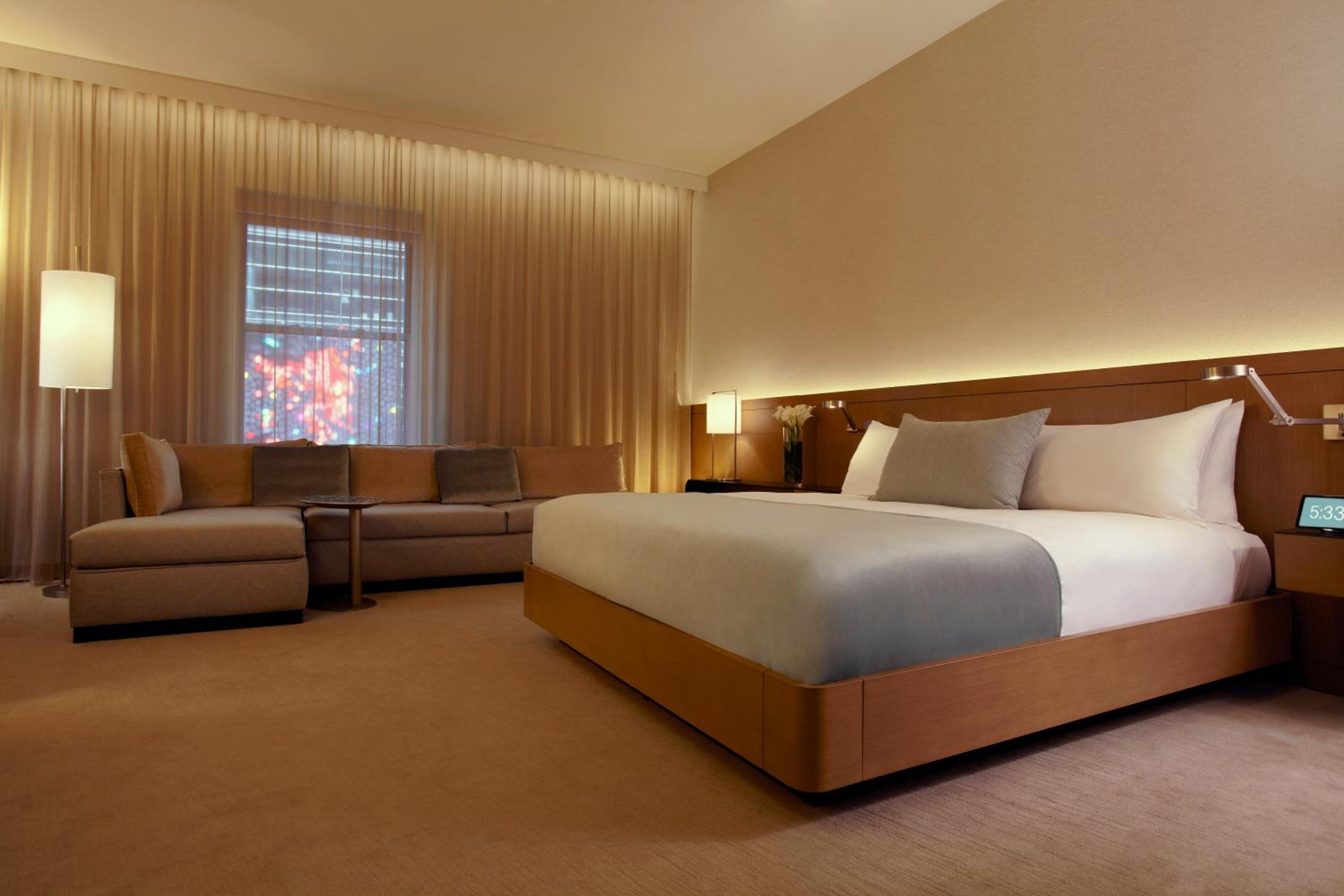 Junior Corner Suite