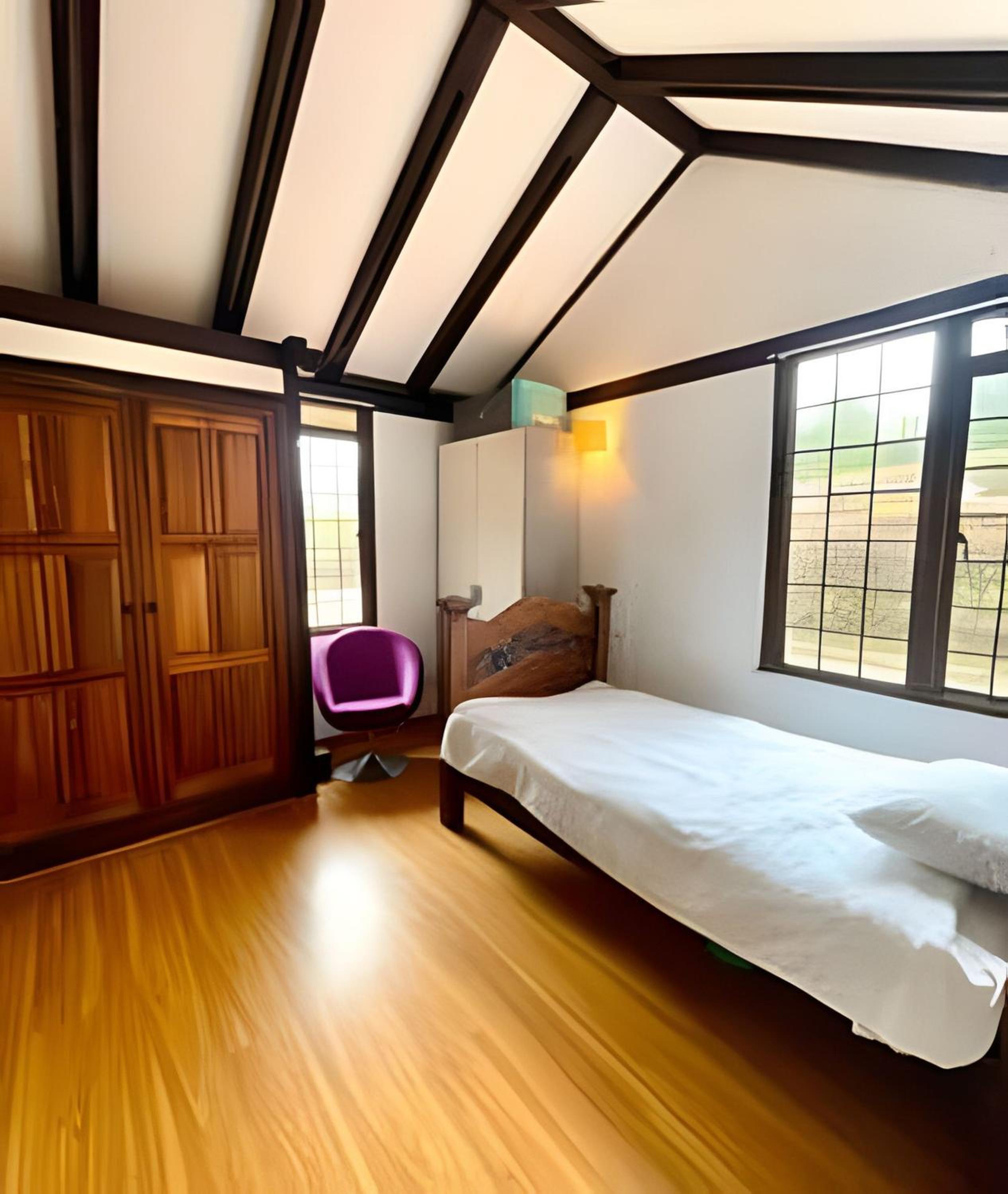Seven-Bedroom House photo 3