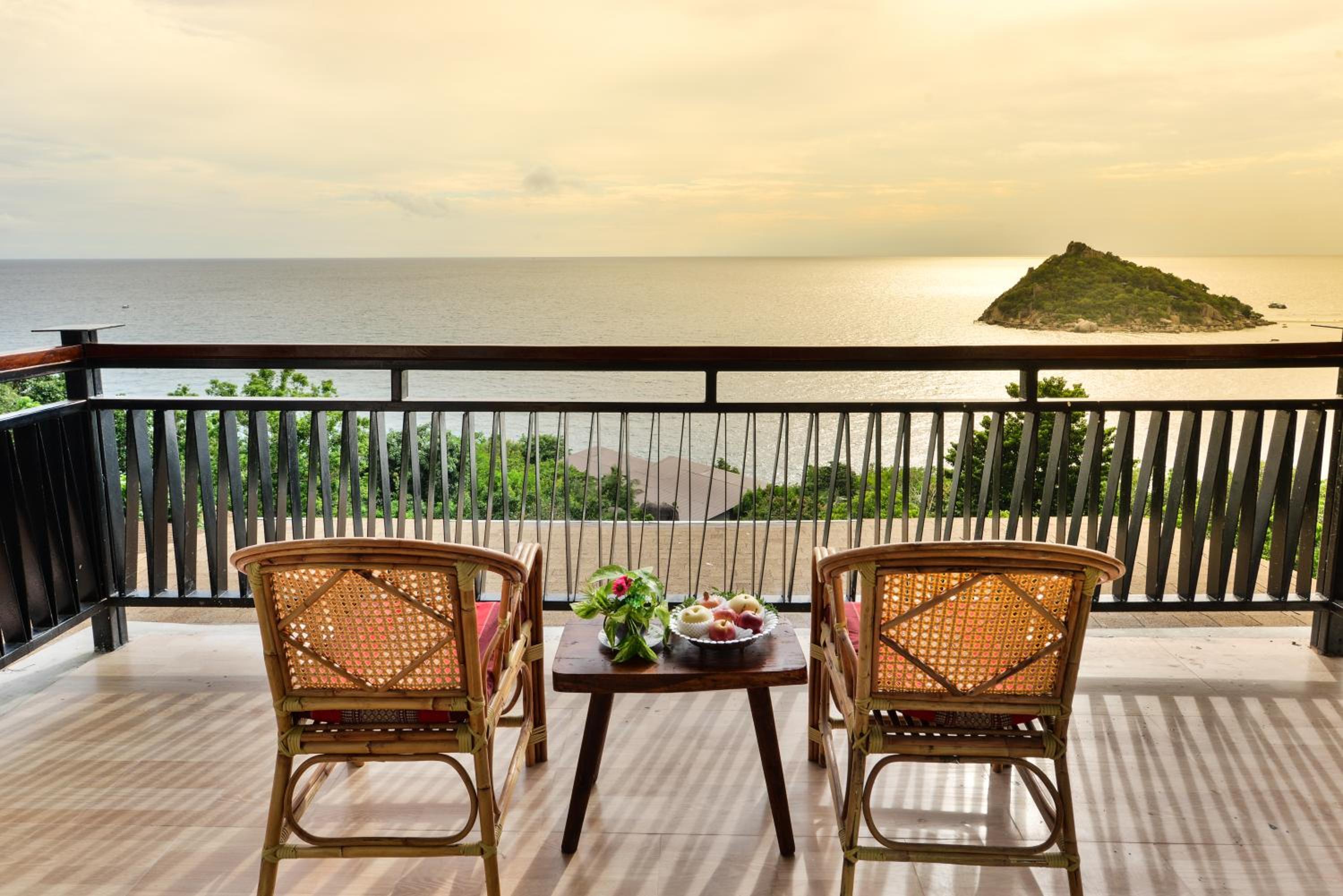Treasure Hillside Suite with Sea View - Photo 4
