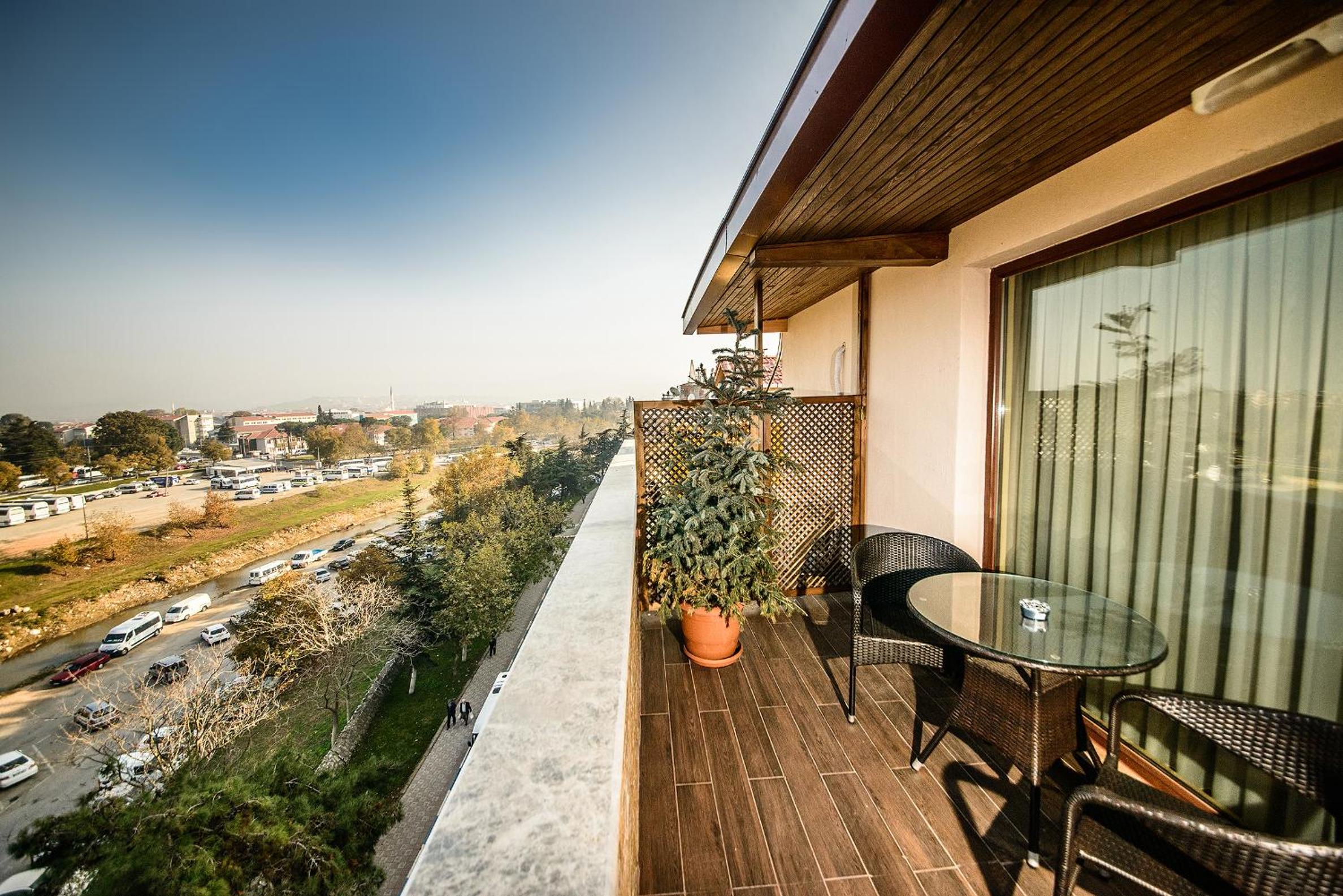 Junior Suite with Balcony - Photo 2