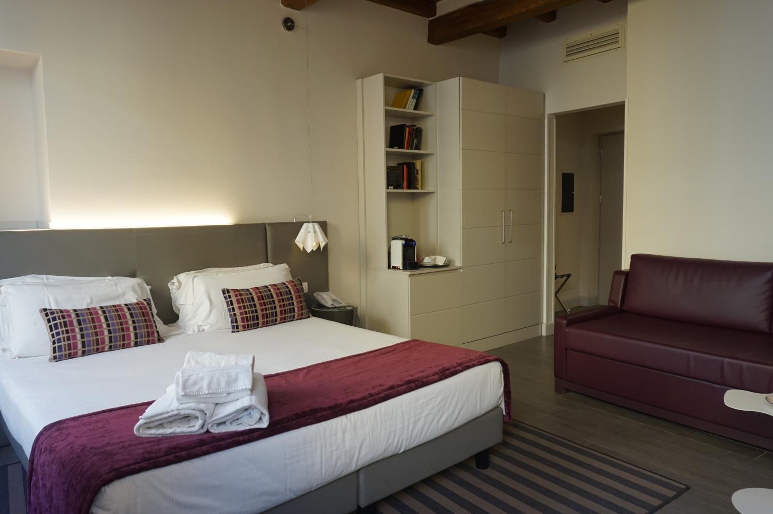 Junior Suite (3 Adults) photo 3