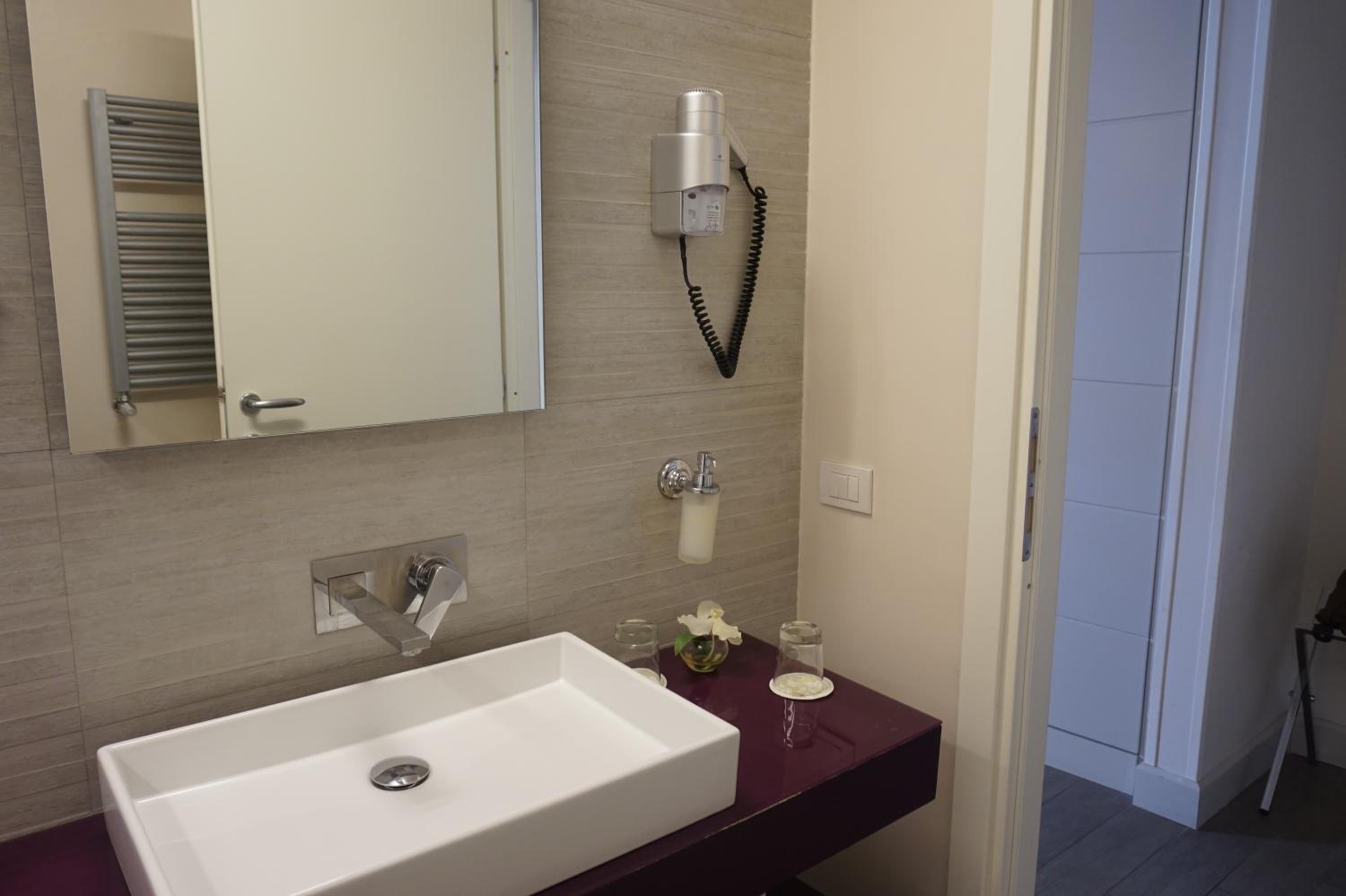 Junior Suite (3 Adults) photo 2