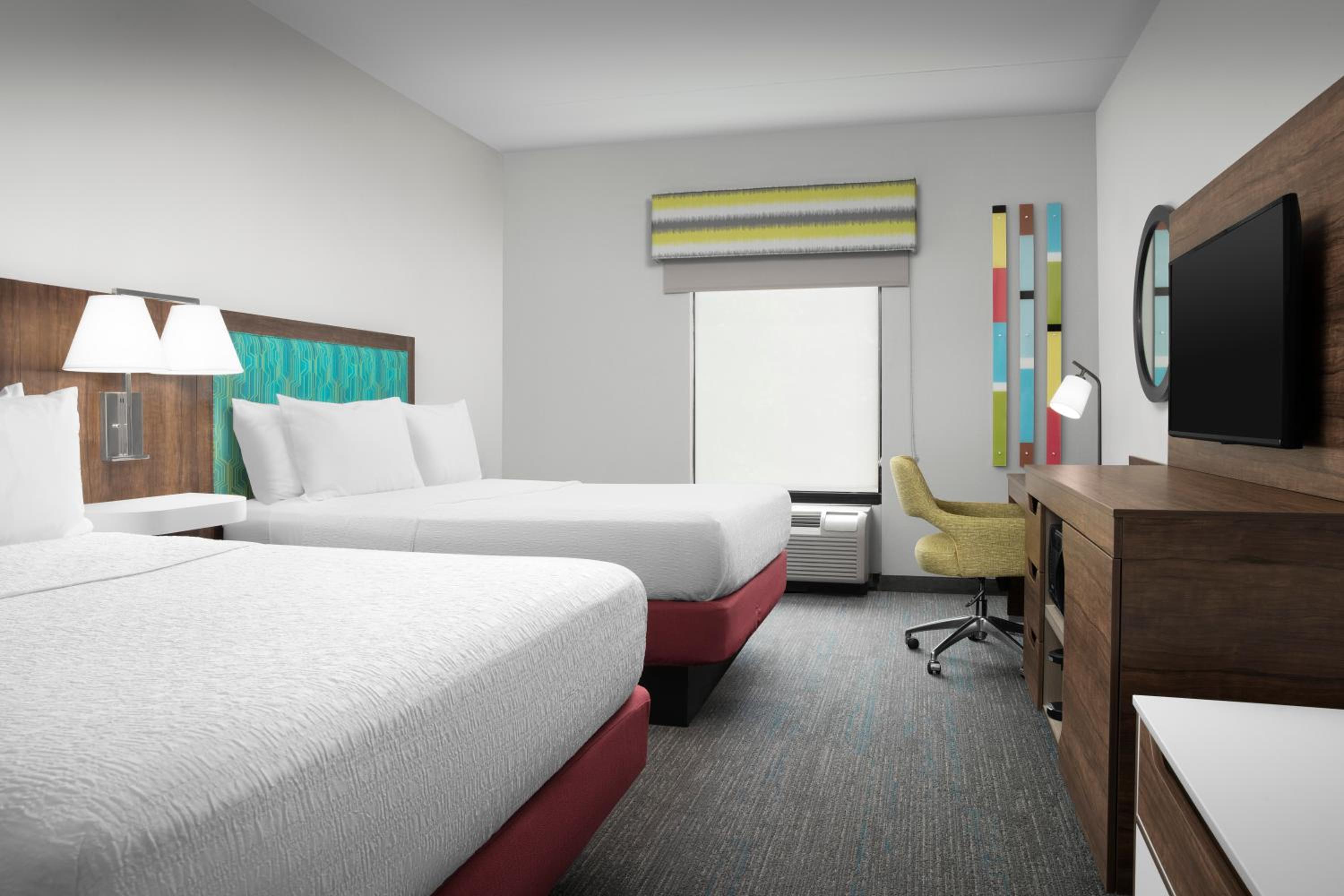Room with Two Queen Beds - Non-Smoking - Photo 2