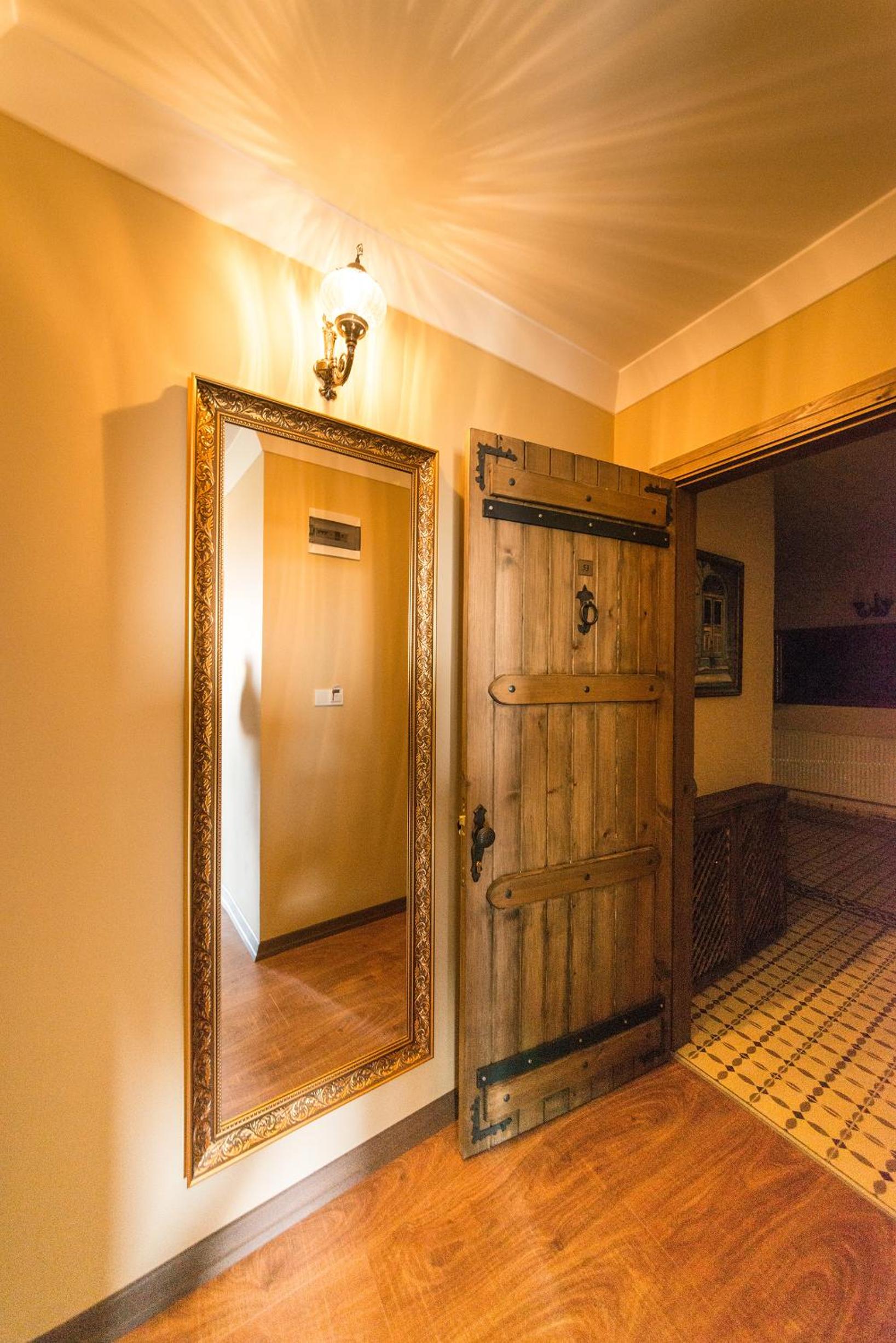 Suite with Balcony - Photo 8