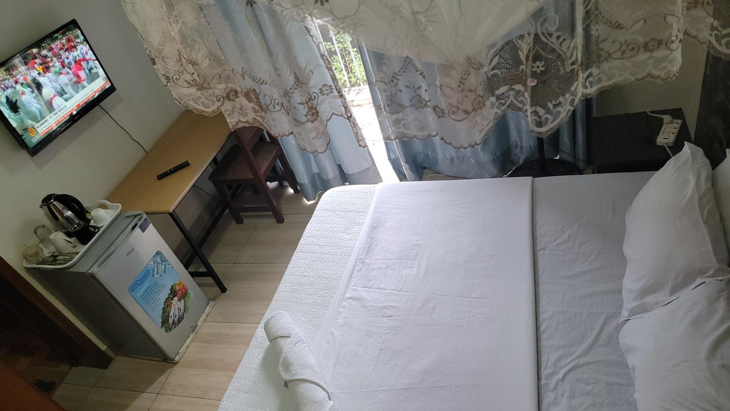 Apartment with Balcony photo 3