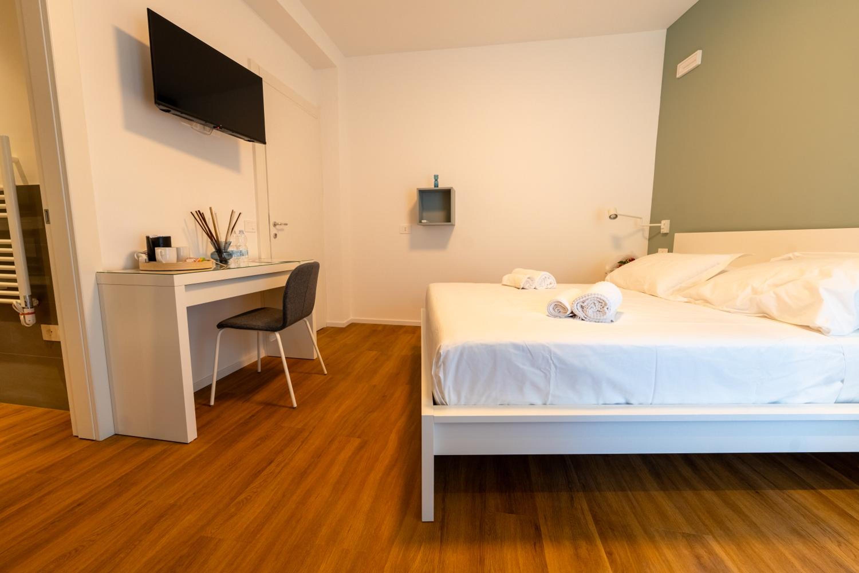 King Room with Balcony photo 2
