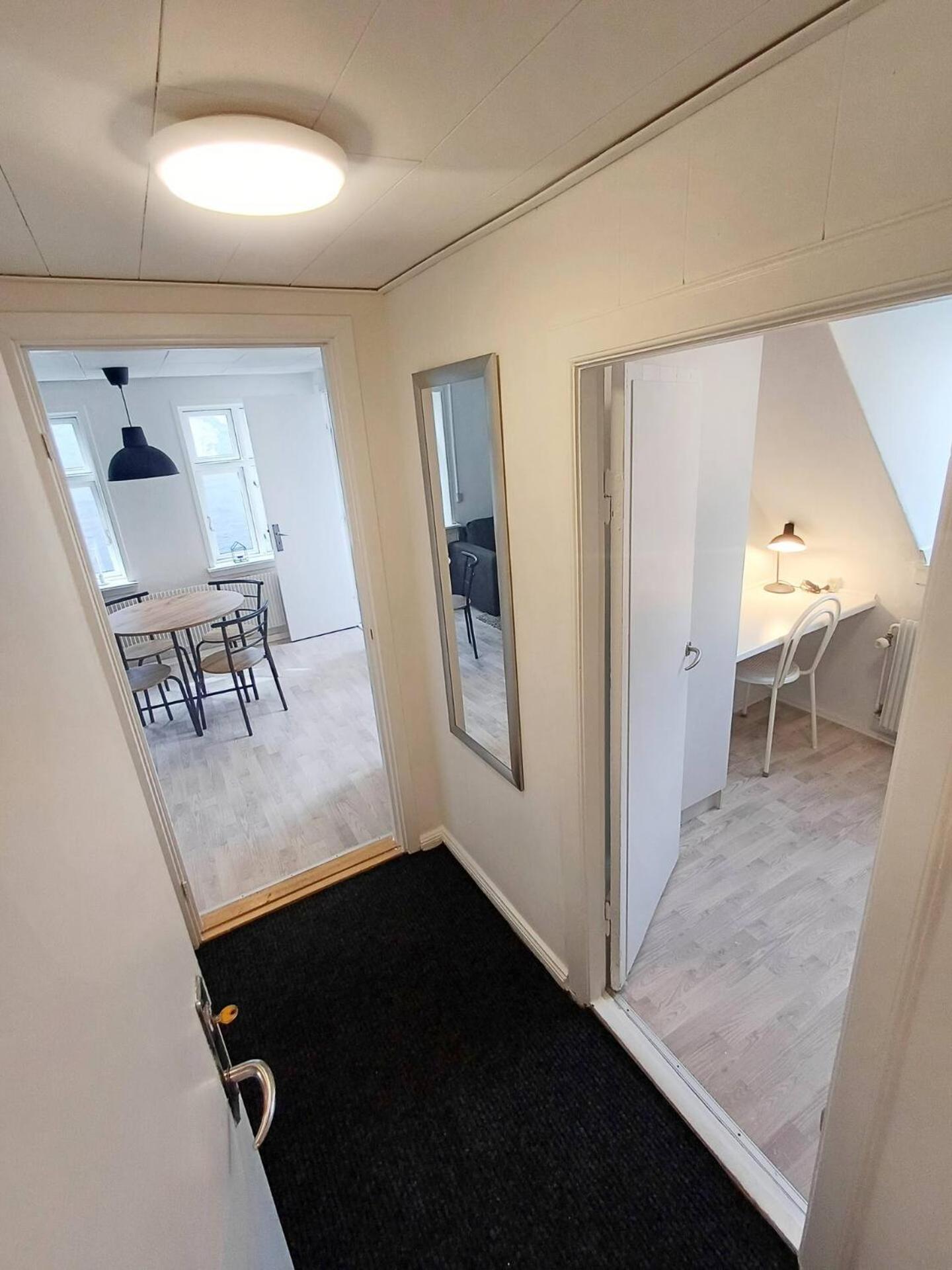 Apartment photo 2