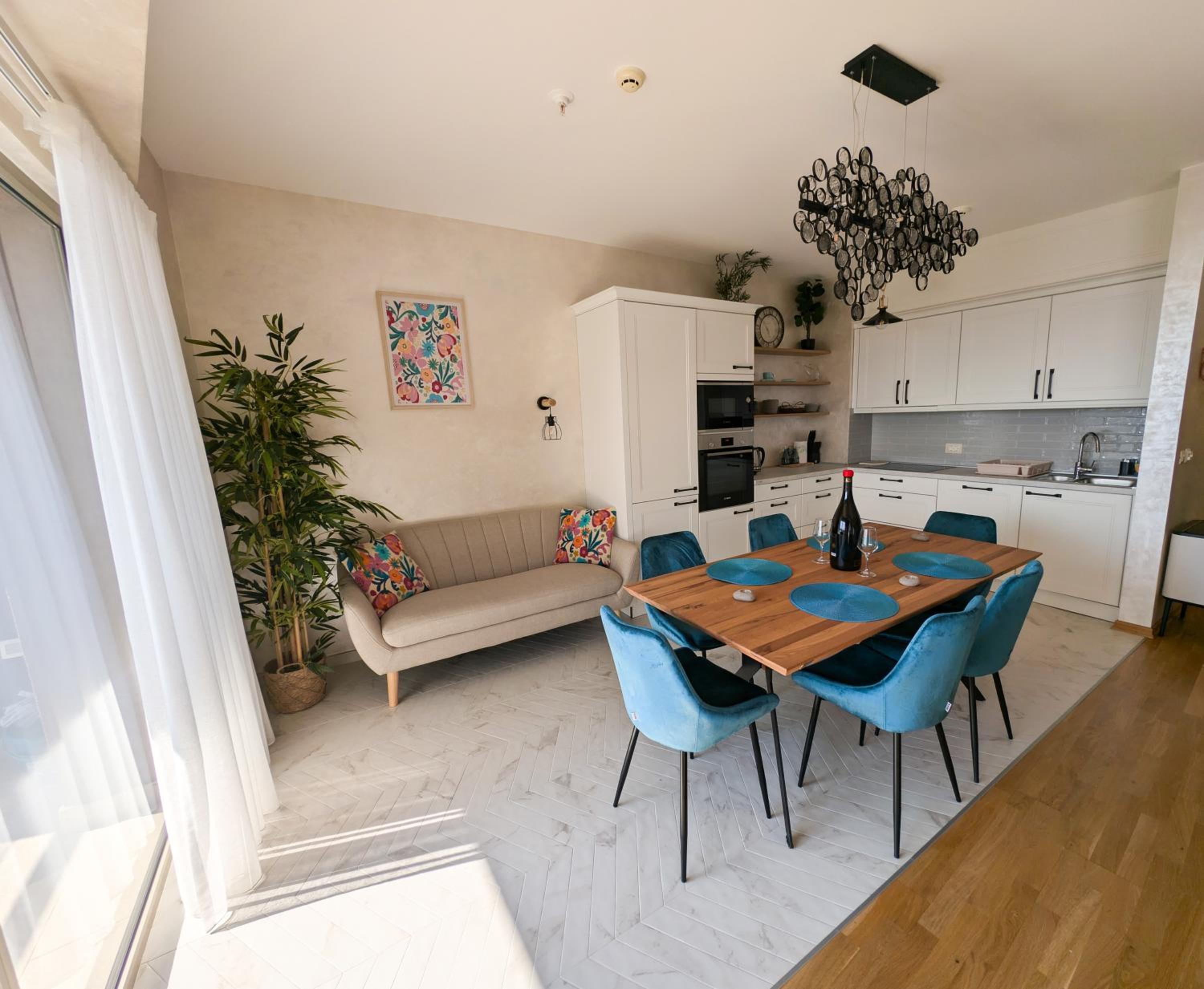 Three-Bedroom Deluxe Apartment