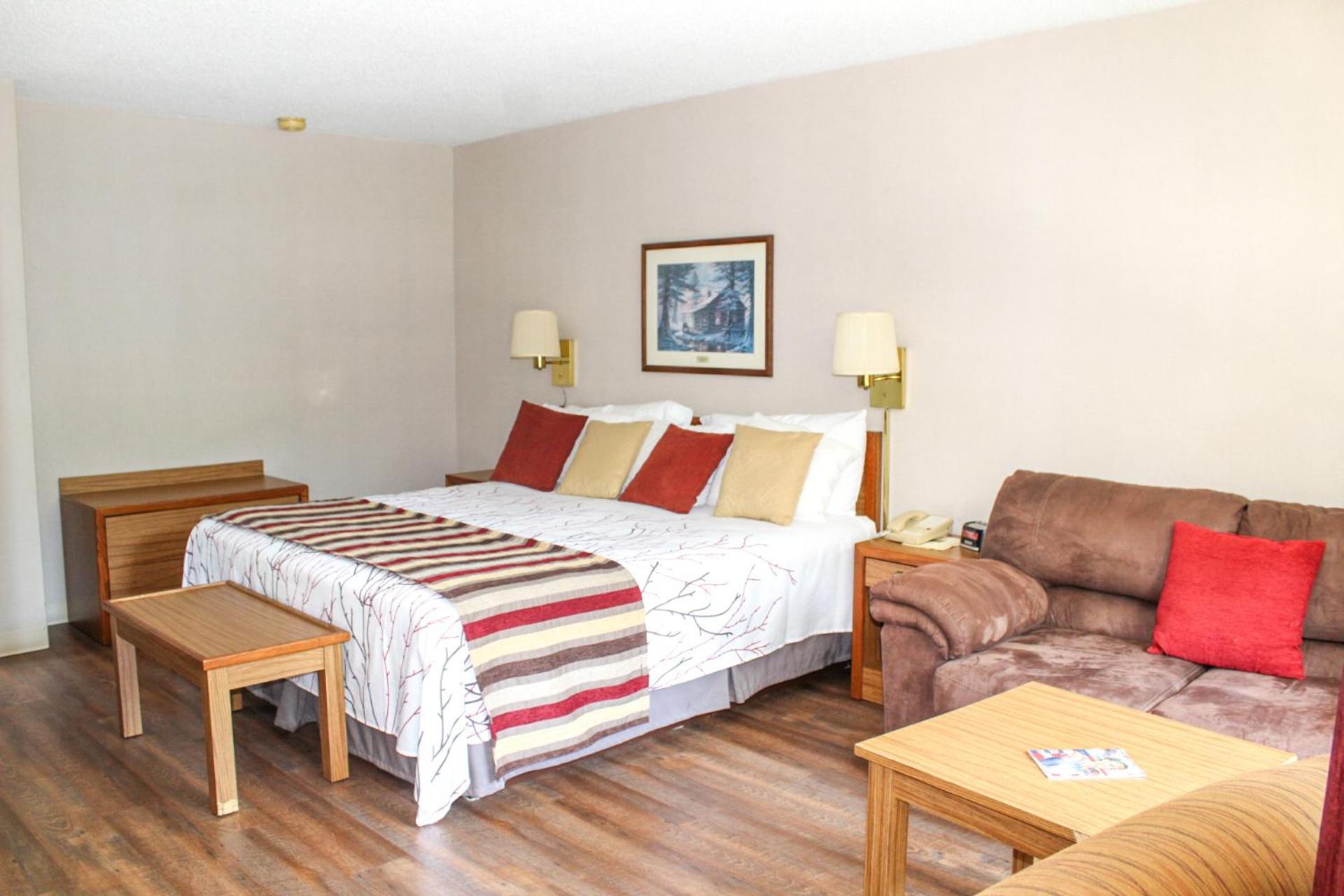 Deluxe King Room - Photo 4