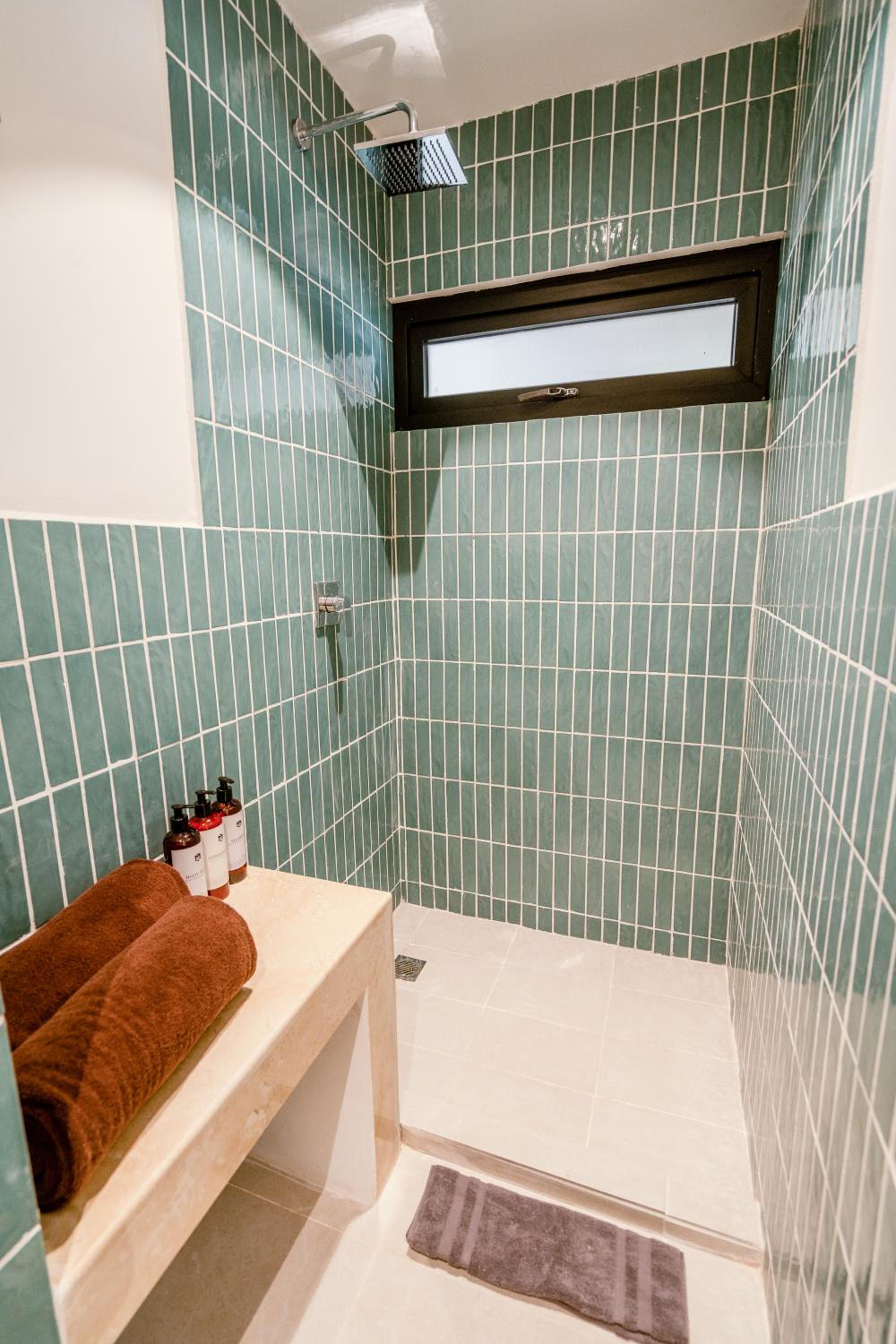 Deluxe Double Room with Balcony photo 3