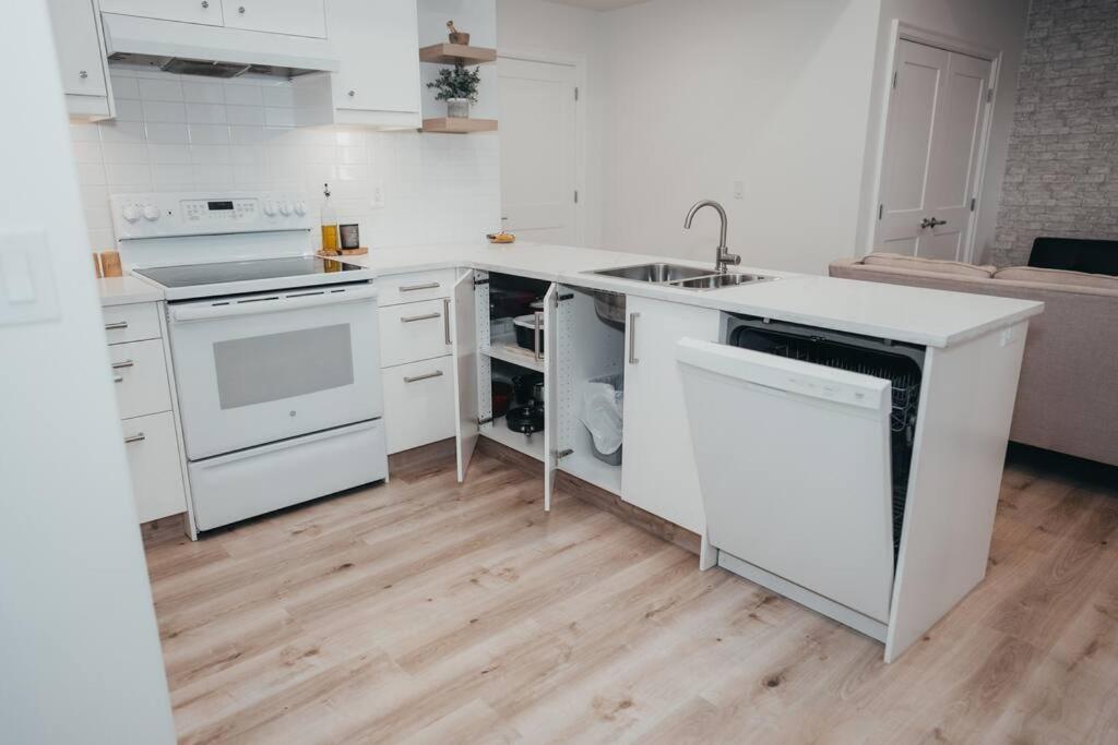 One-Bedroom Apartment photo 2