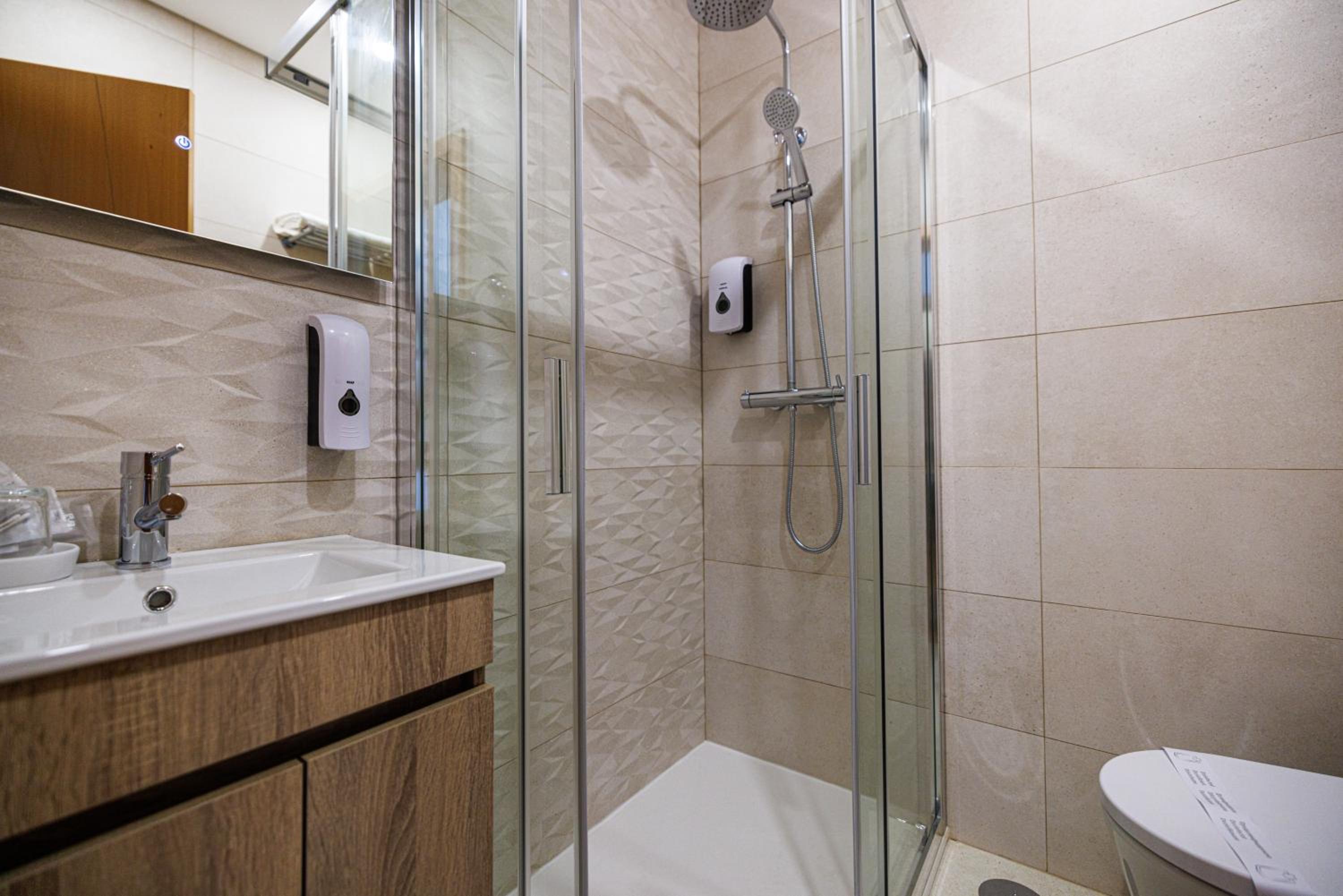 Double Room with Private Bathroom photo 3