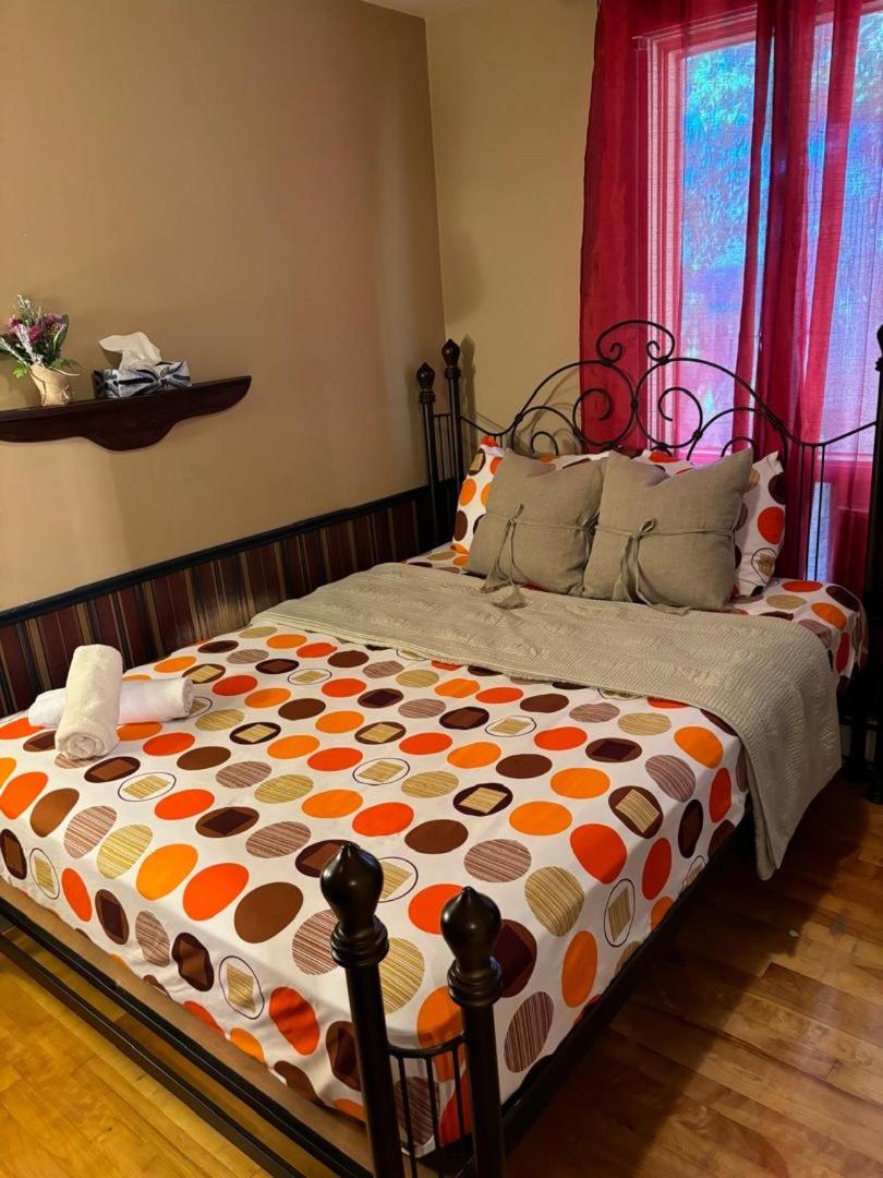 Queen Room photo 1