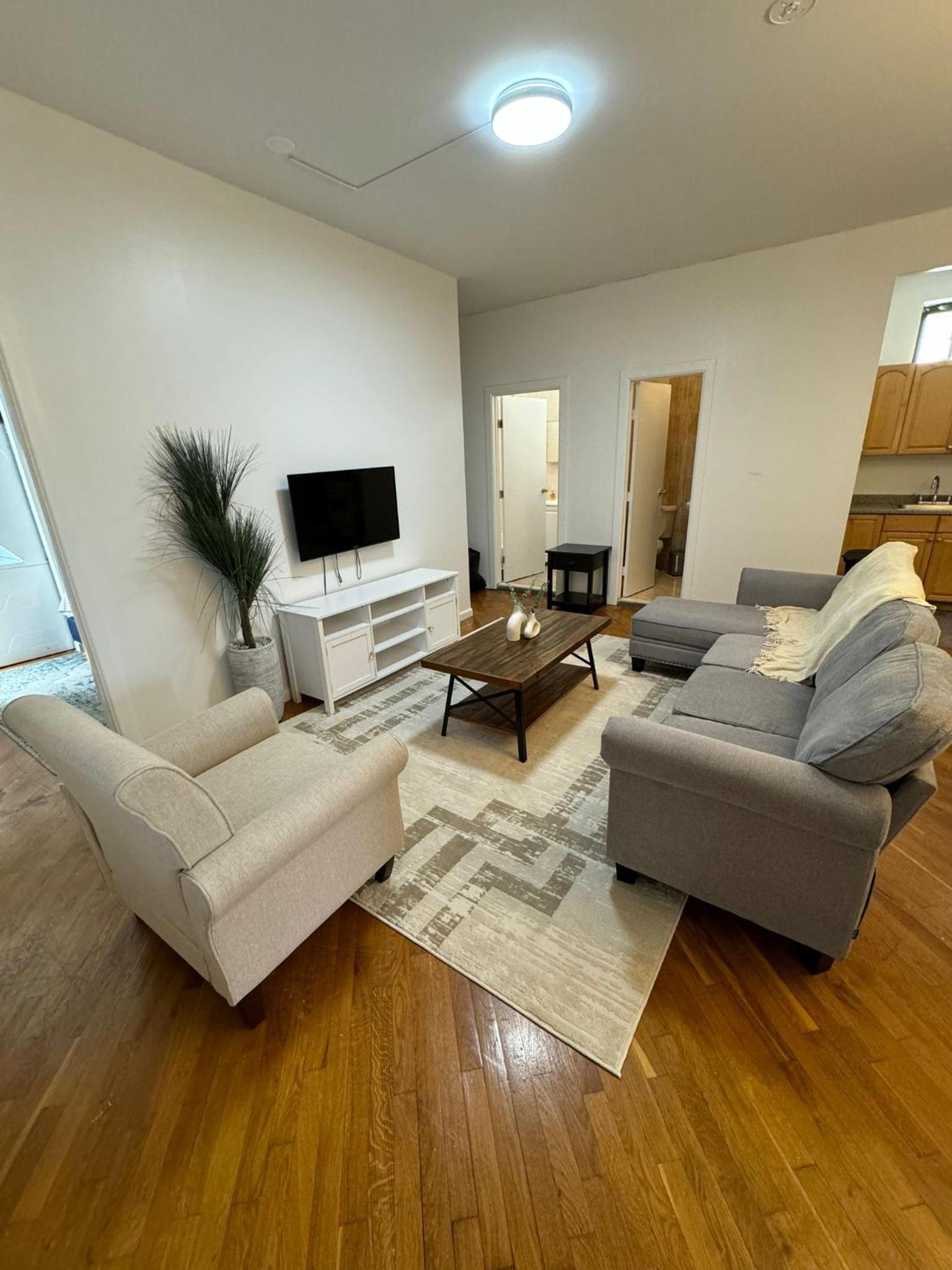 Three-Bedroom Apartment photo 3