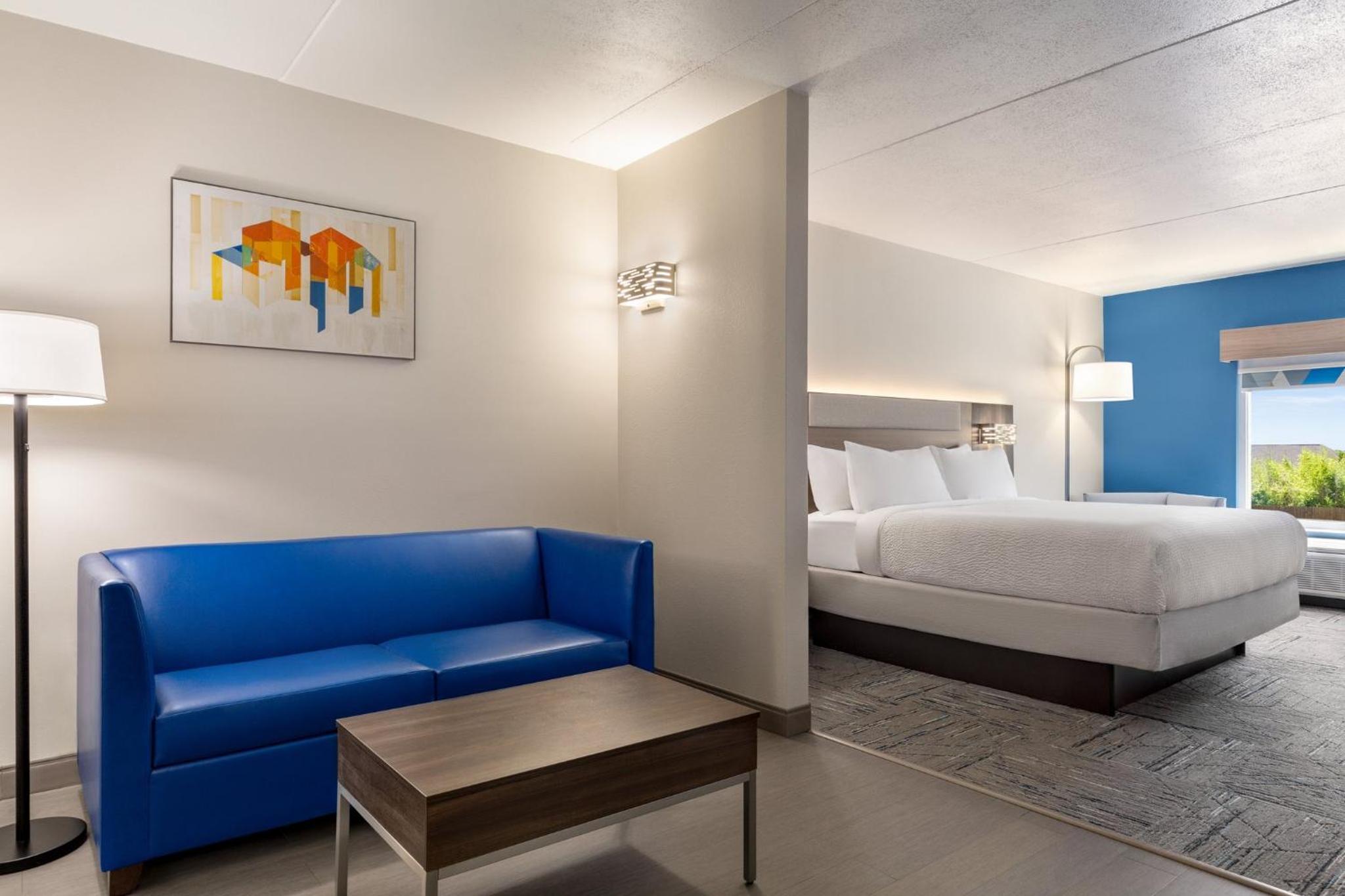 King Suite - Photo 2