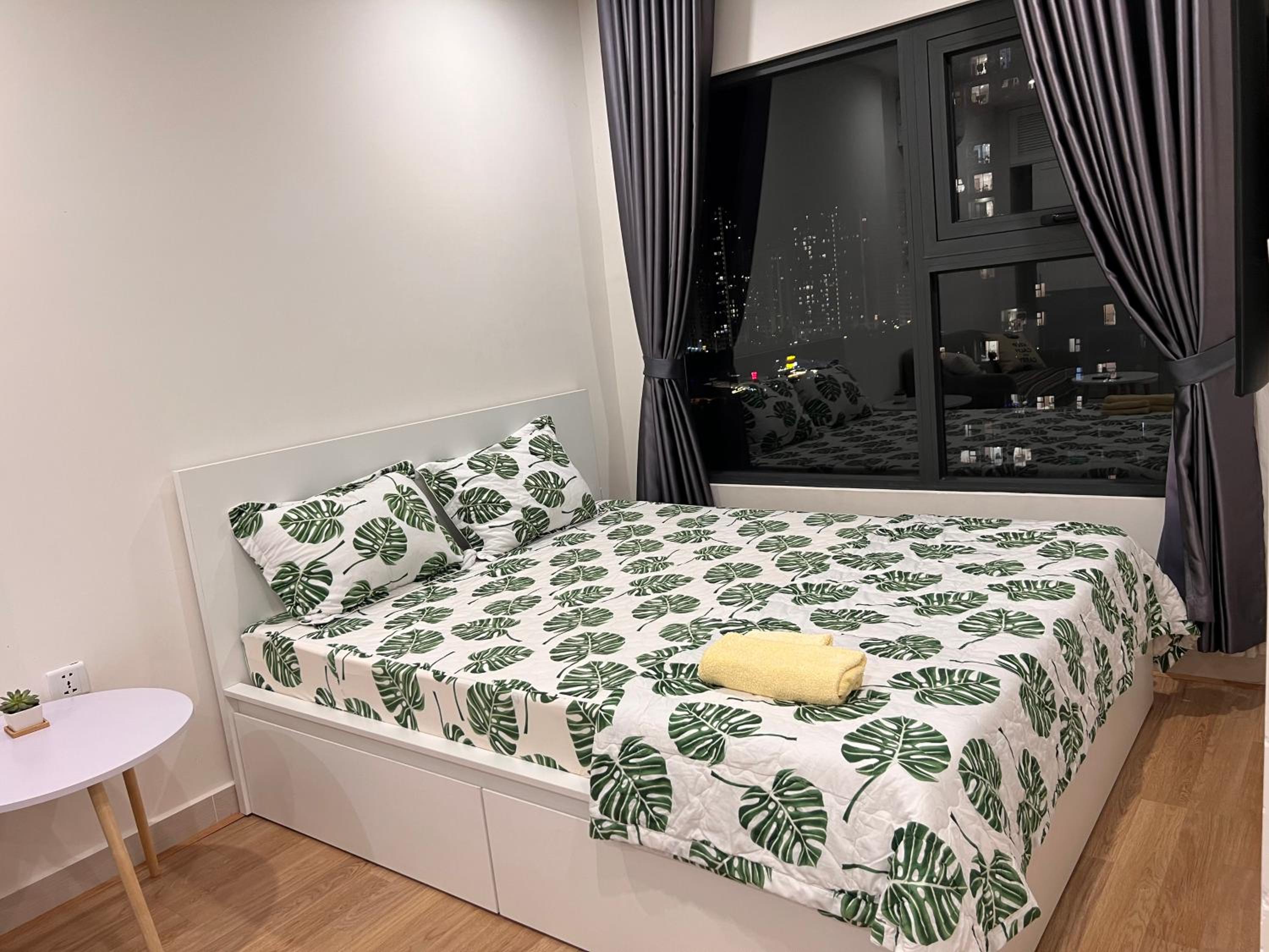 One-Bedroom Apartment photo 1
