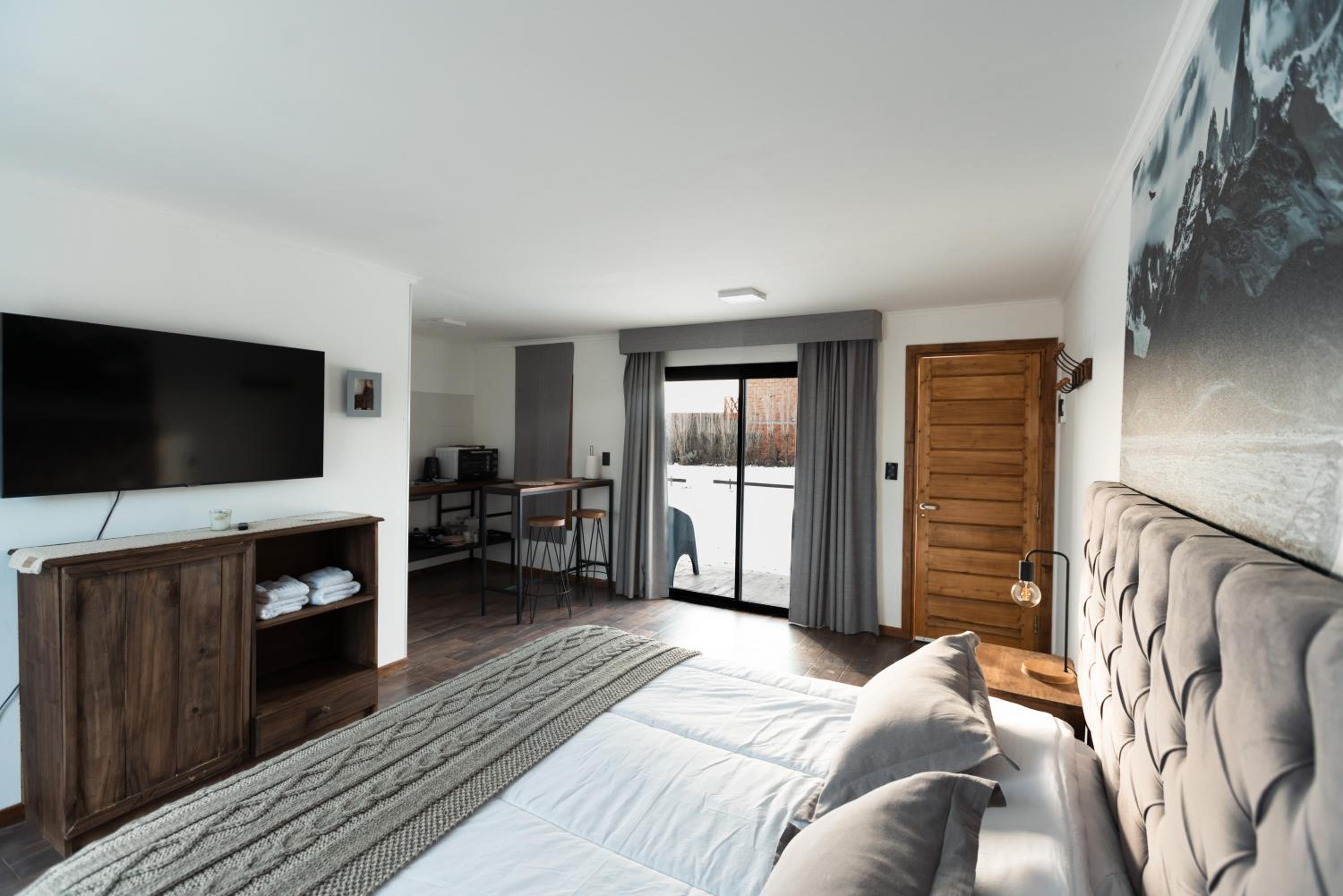One-Bedroom House photo 1