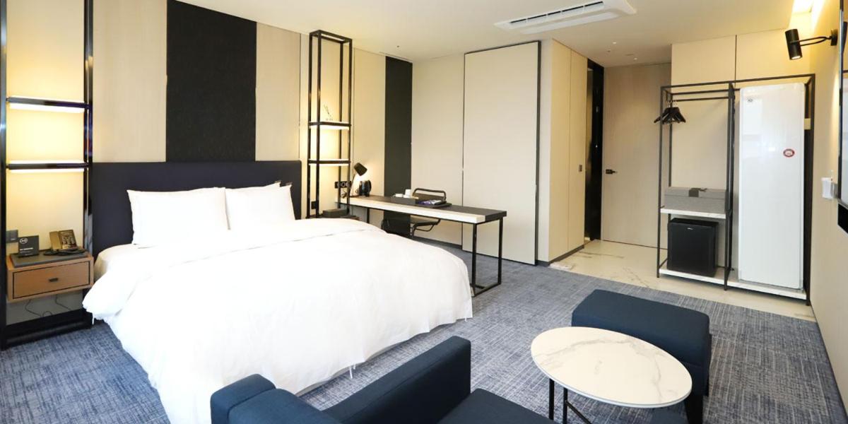 Deluxe Premium Double Room photo 3