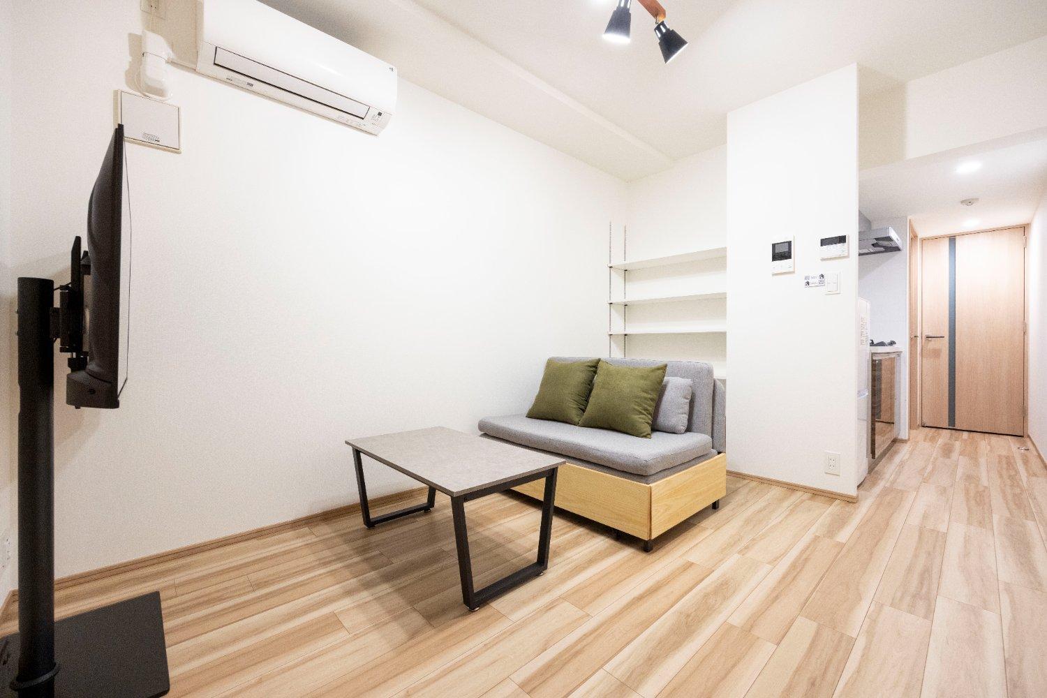 One-Bedroom Apartment photo 1