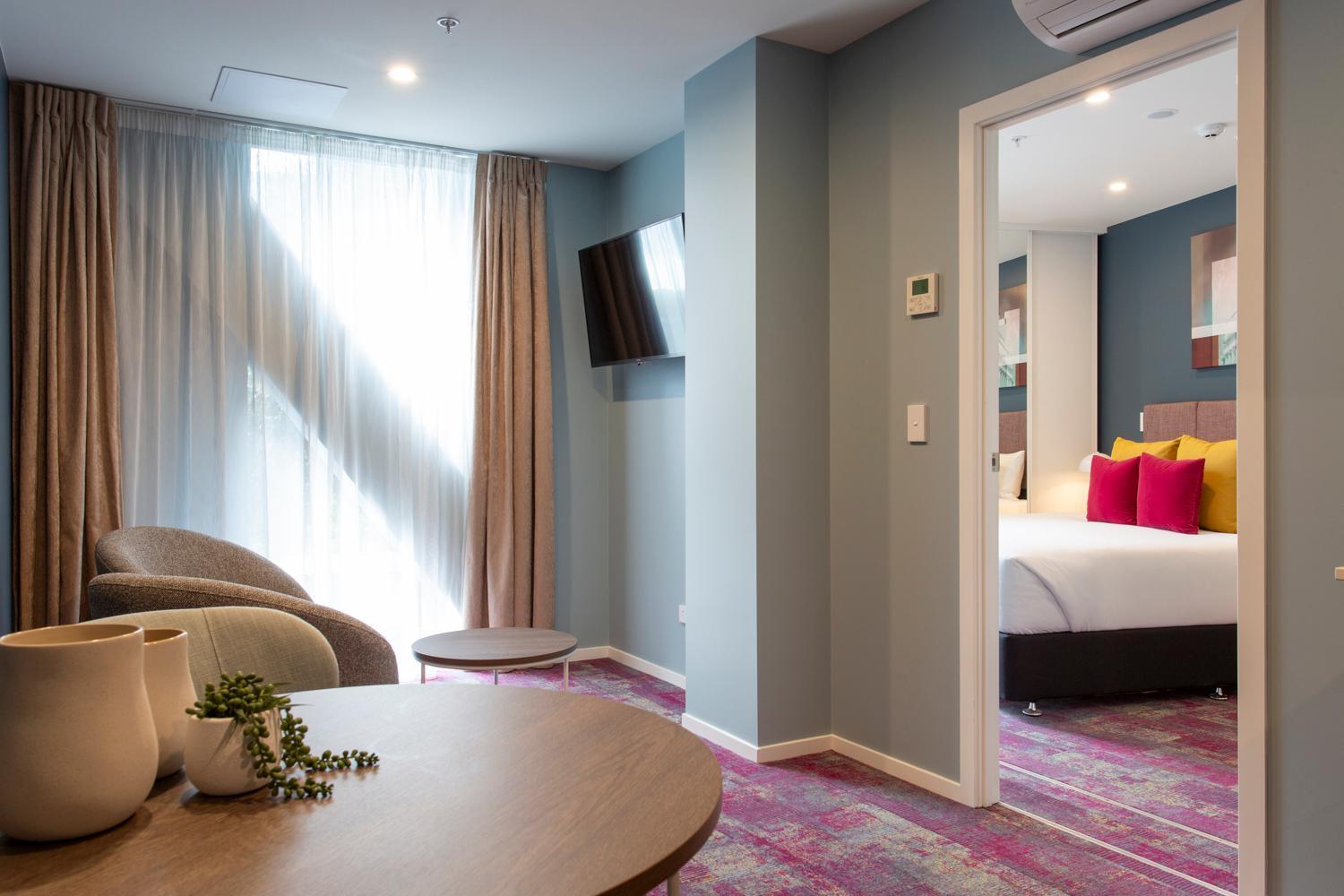 One-Bedroom Apartment with King Bed - Photo 5