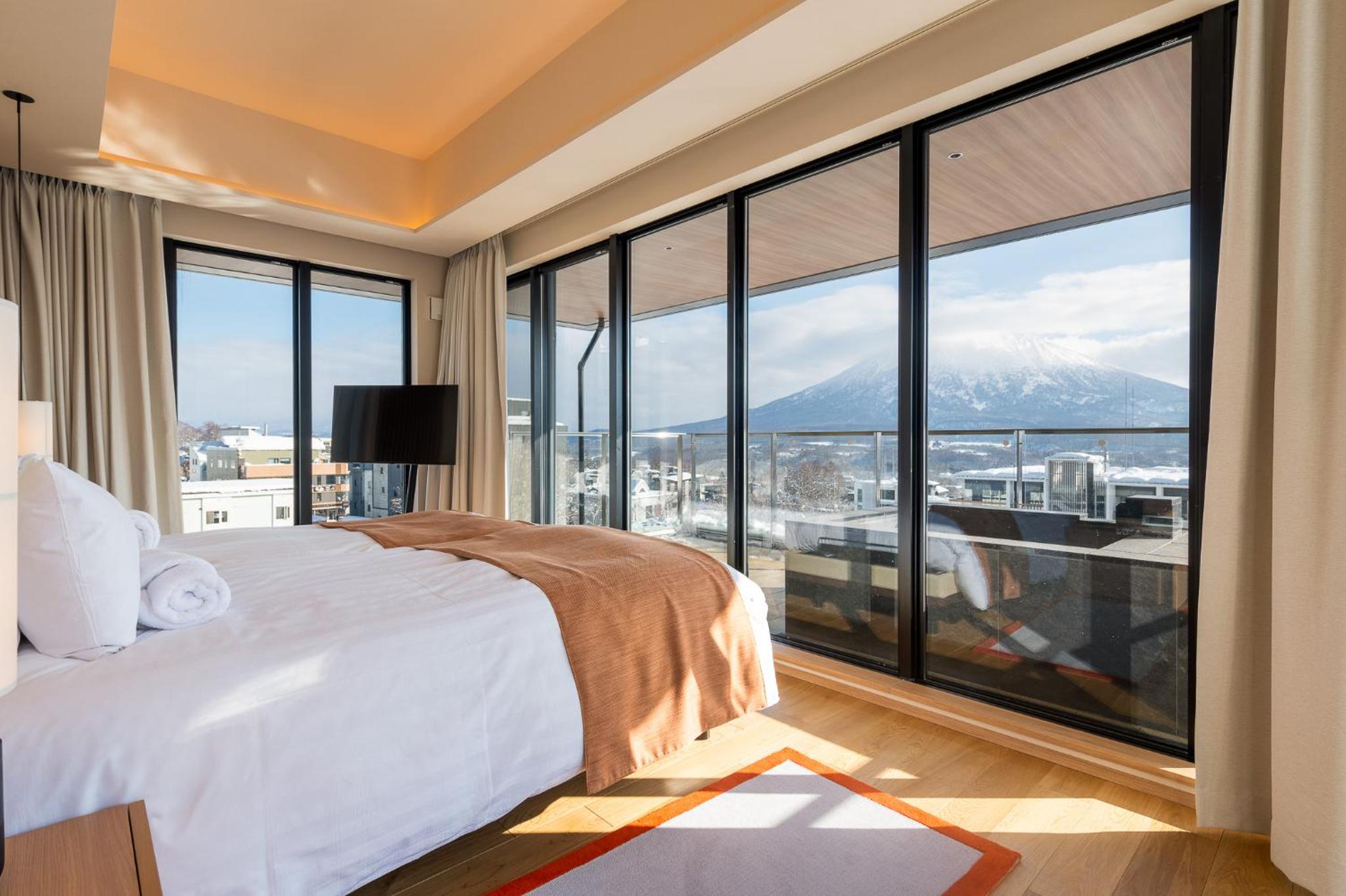 4 Bedroom Residence with Onsen photo 1