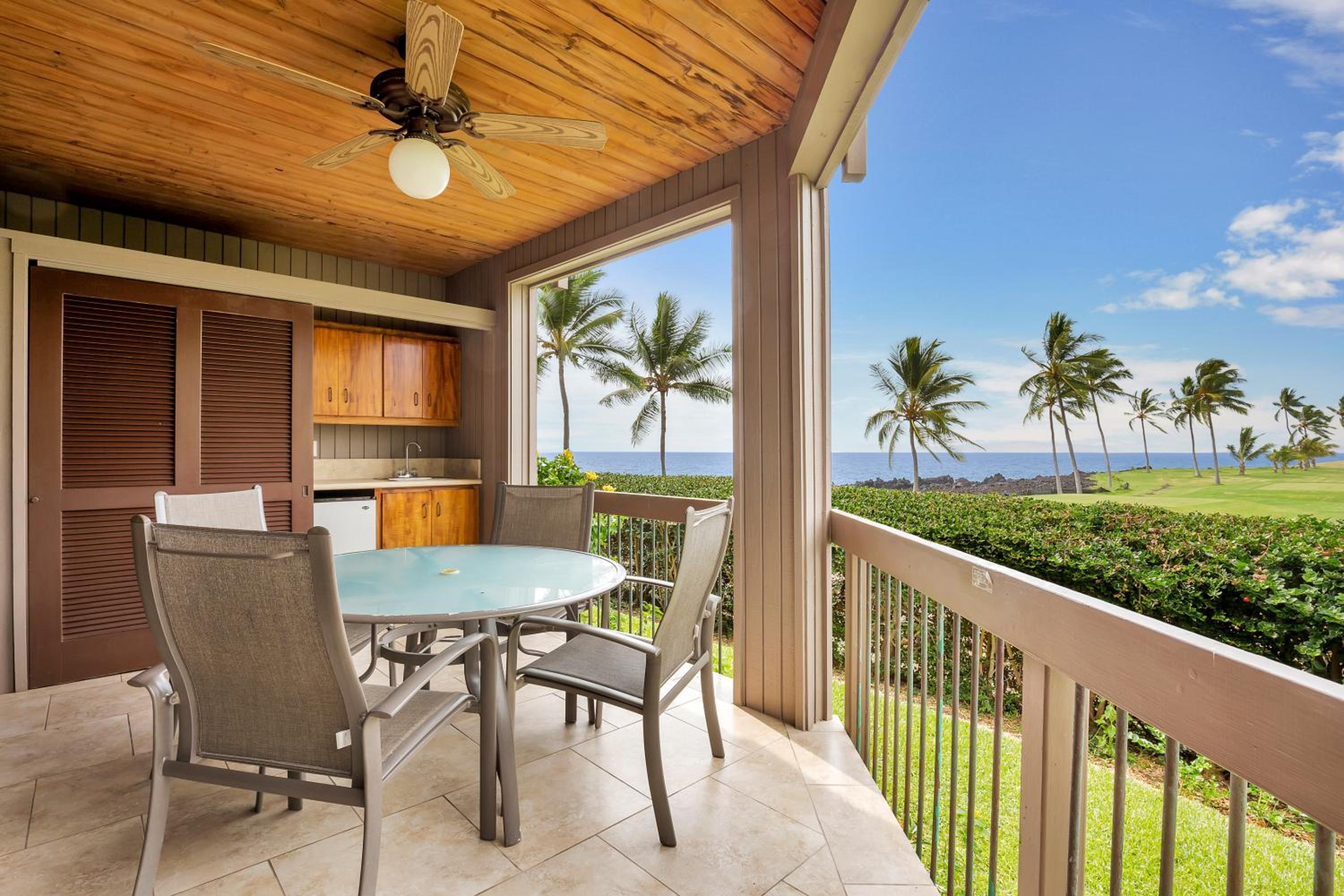 One-Bedroom Partial Ocean View photo 2