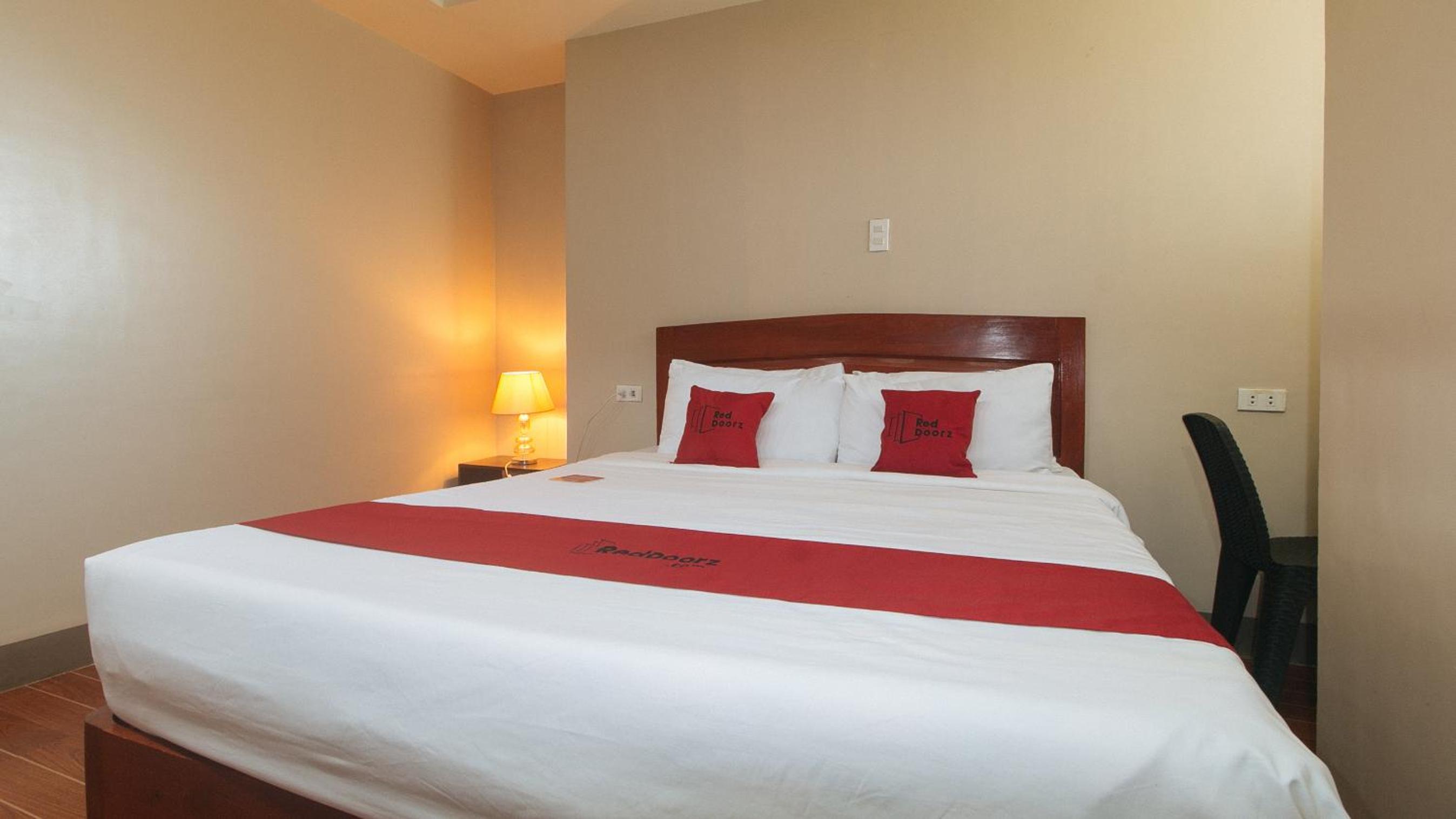 Deluxe Room - Photo 3
