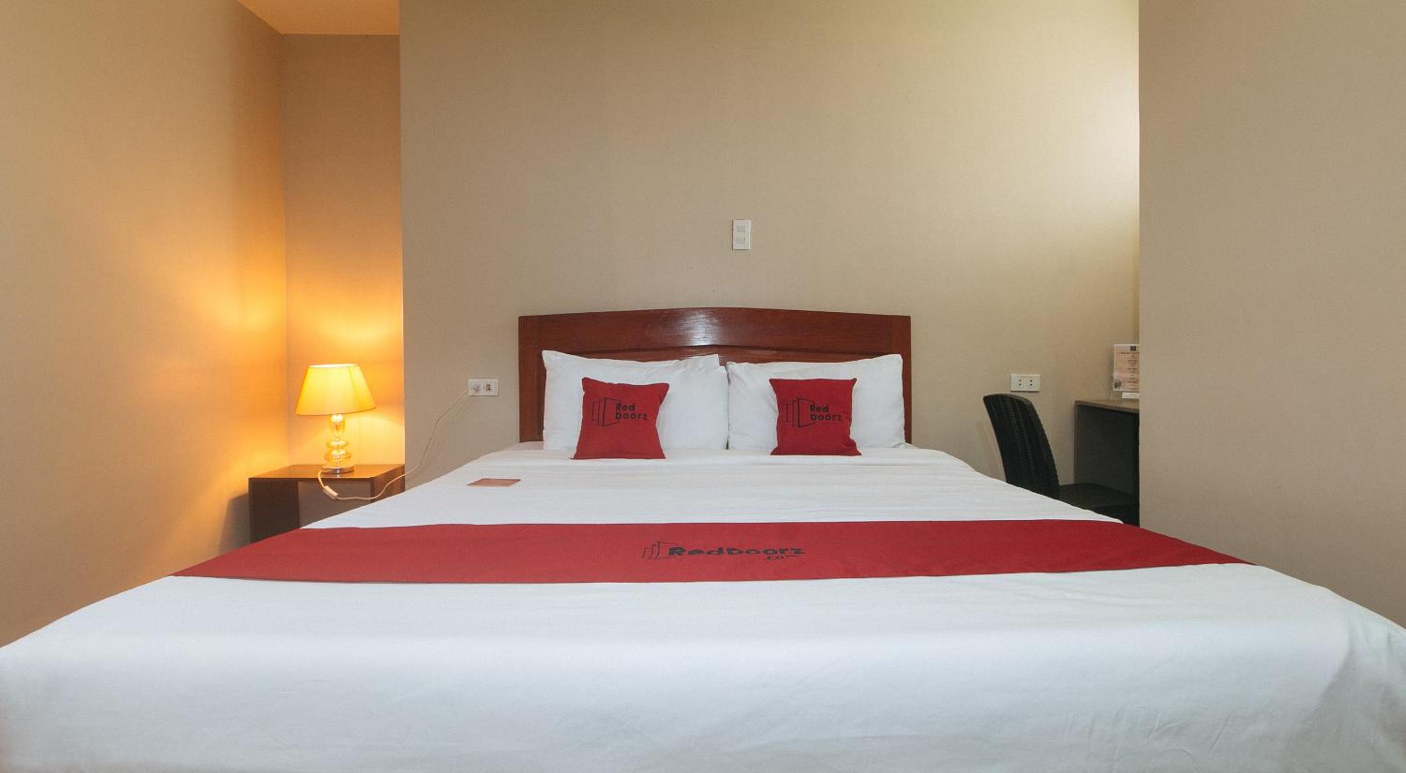 Deluxe Room - Photo 4