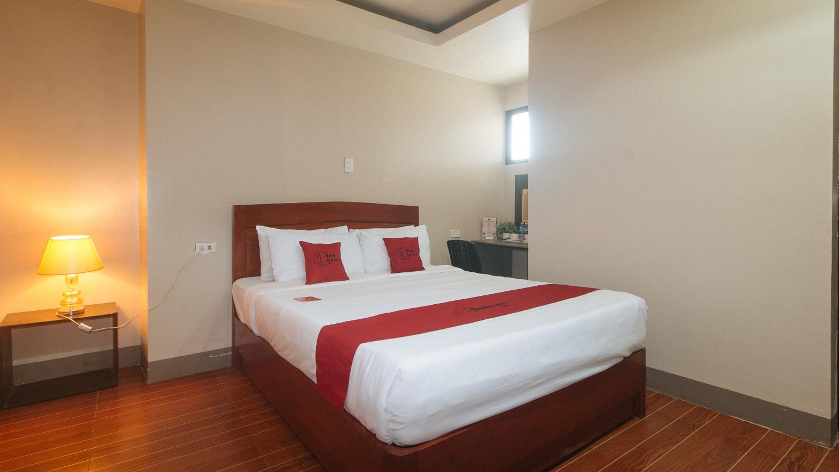 Deluxe Room - Photo 1
