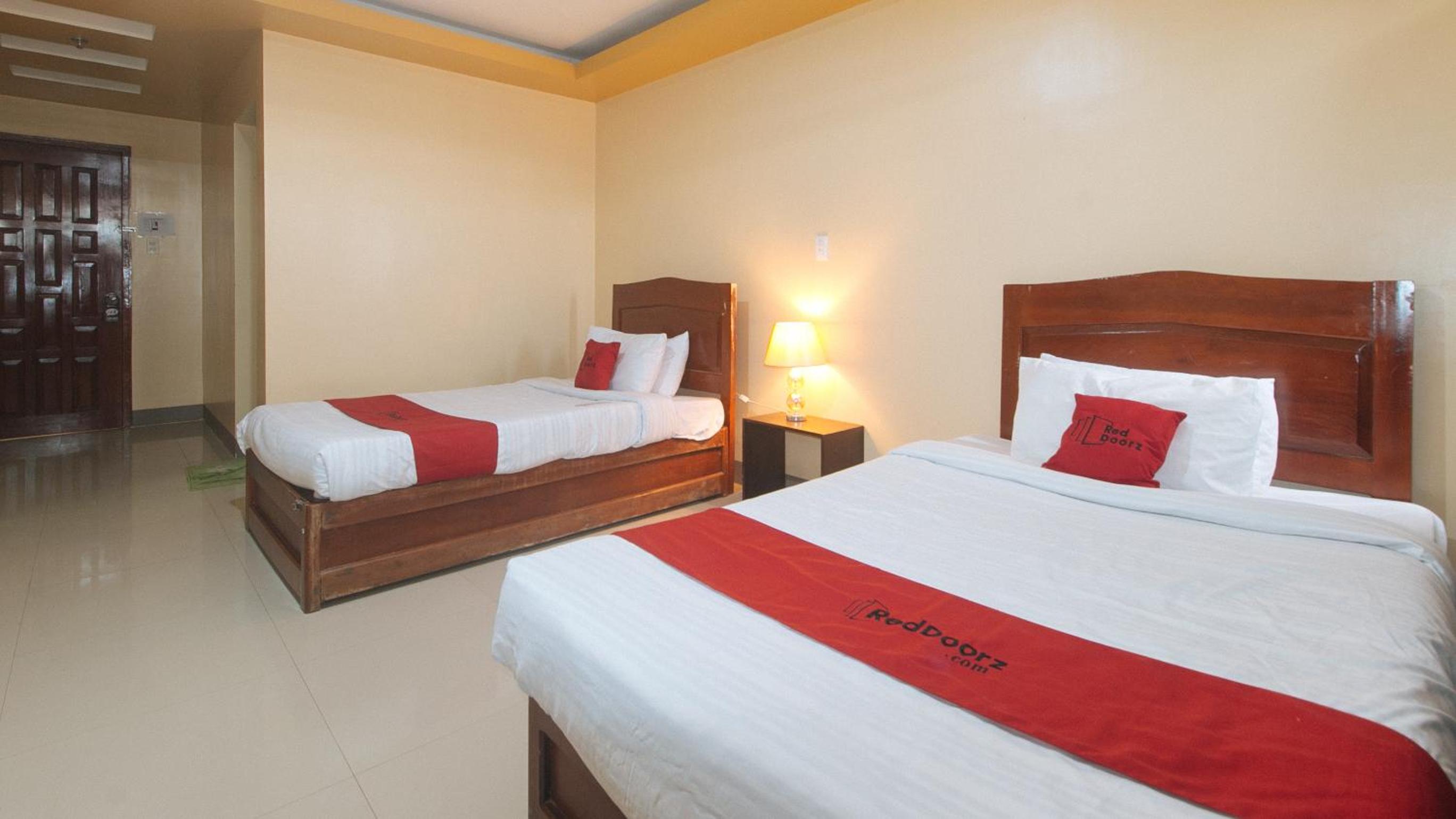 Deluxe Twin Room - Photo 2