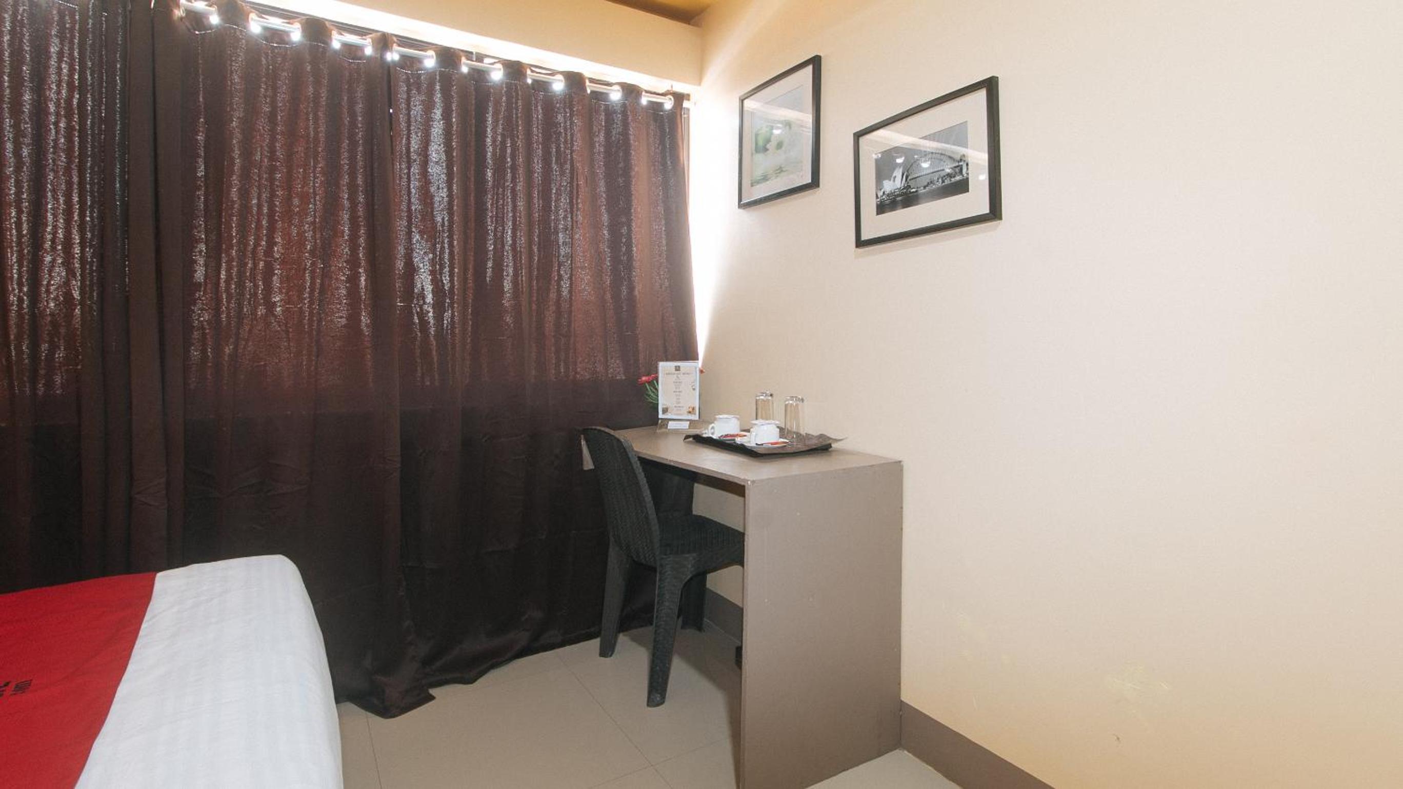 Deluxe Twin Room - Photo 8