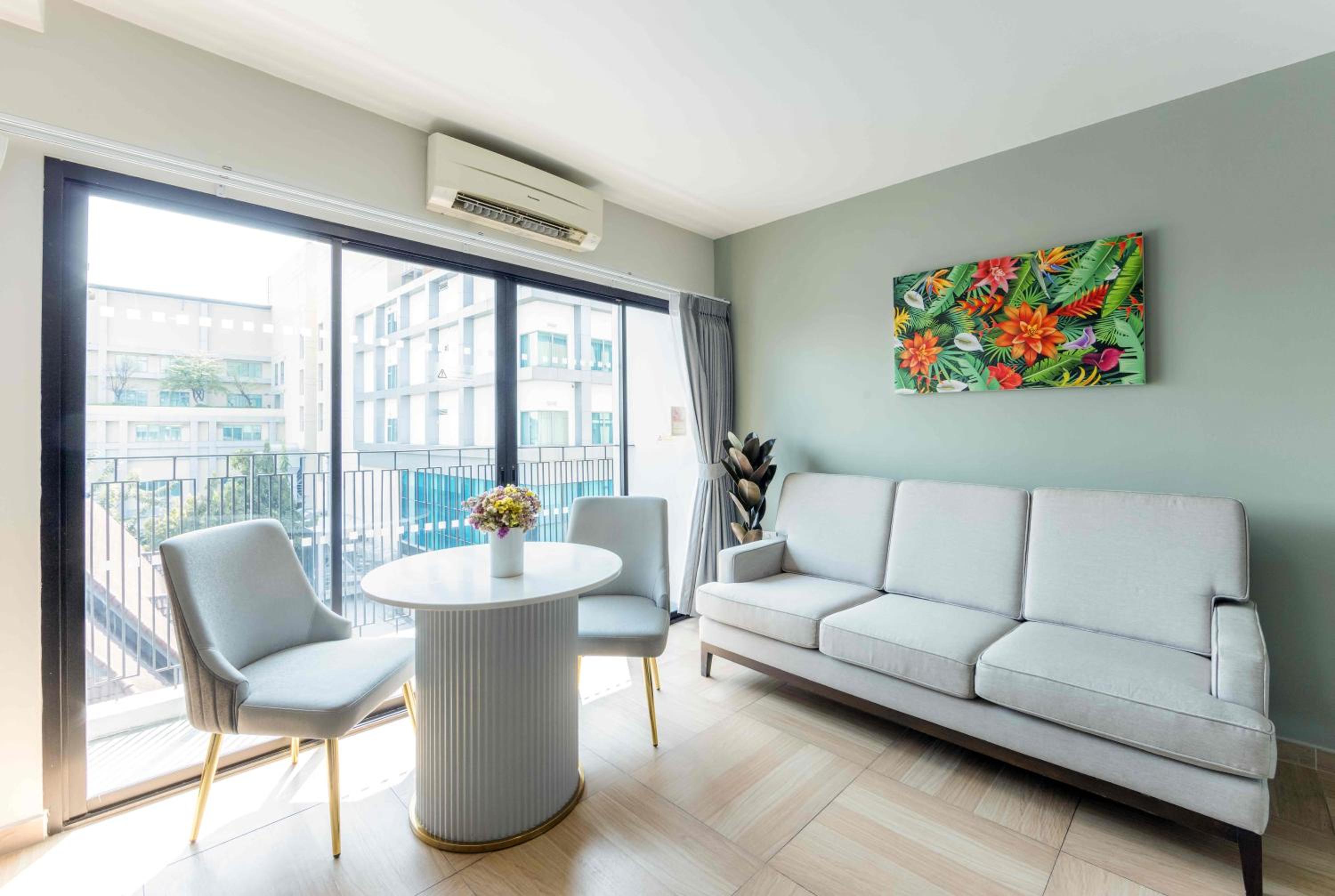 One-Bedroom Suite