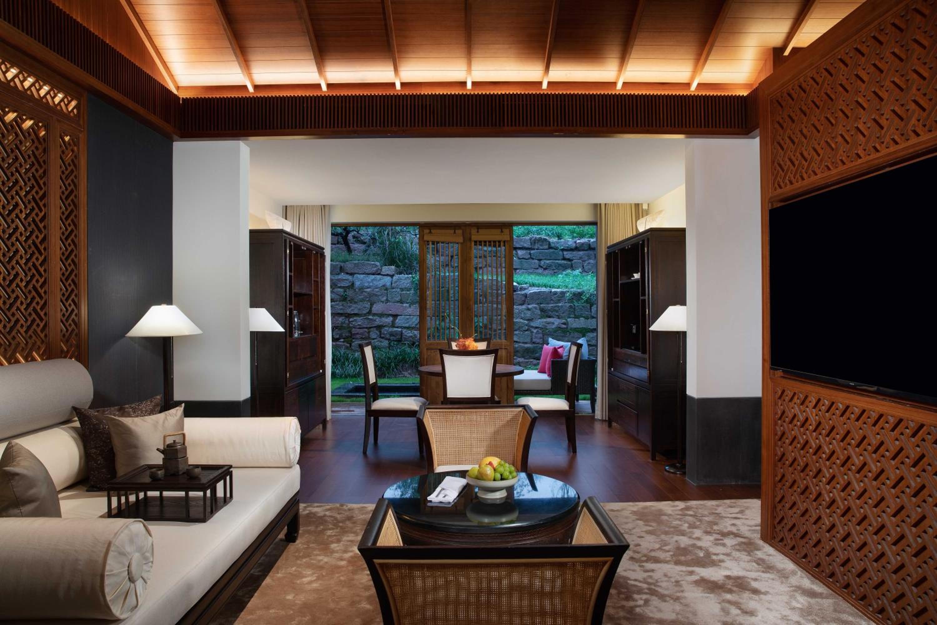 Qizi Suite With Private Soup