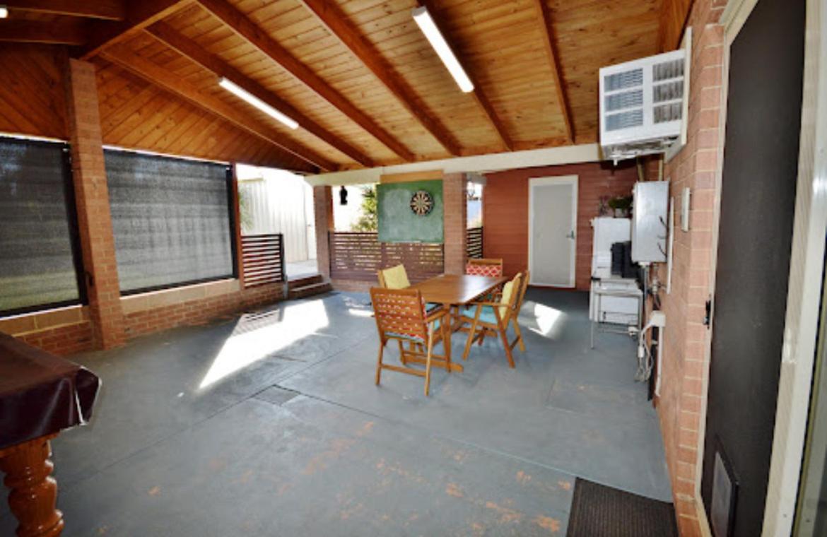 Three-Bedroom House photo 2