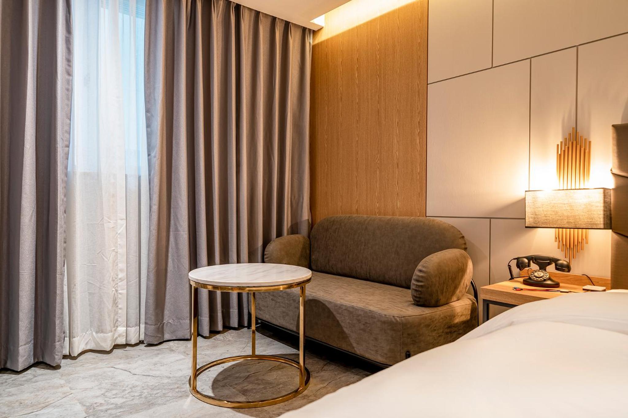 Deluxe Room - Photo 6