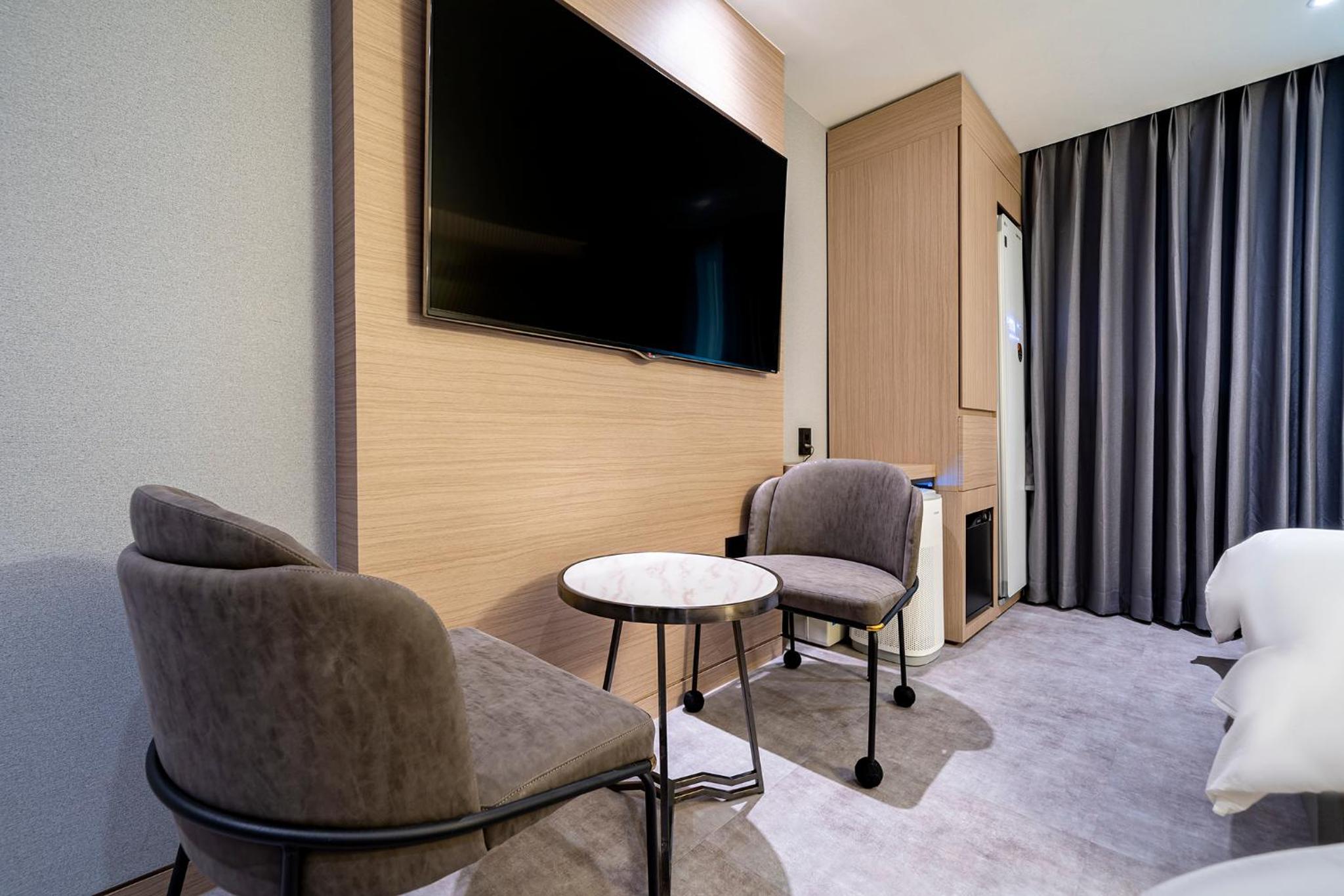 Twin Room - Photo 6