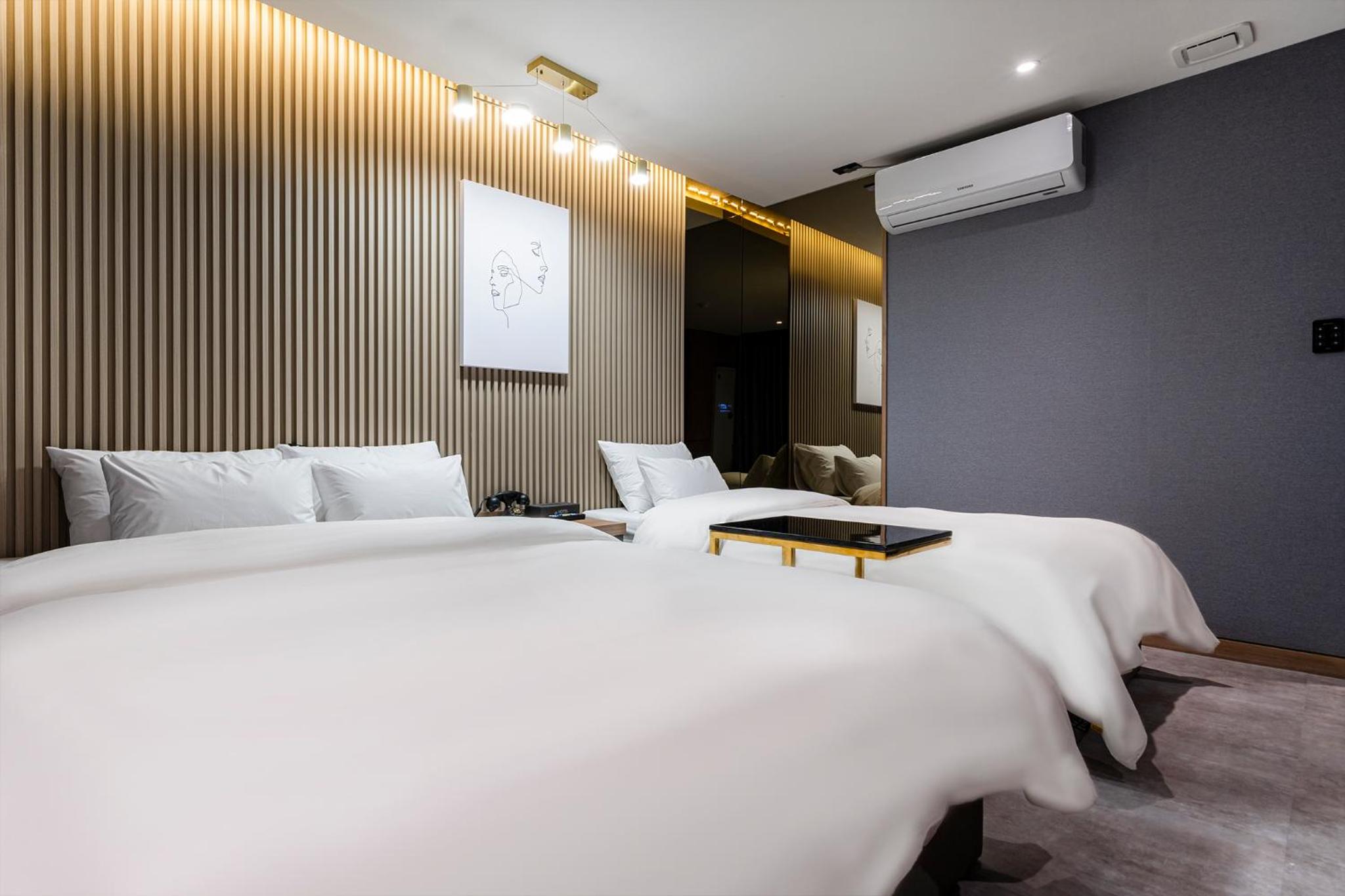 Superior Twin Room - Photo 2