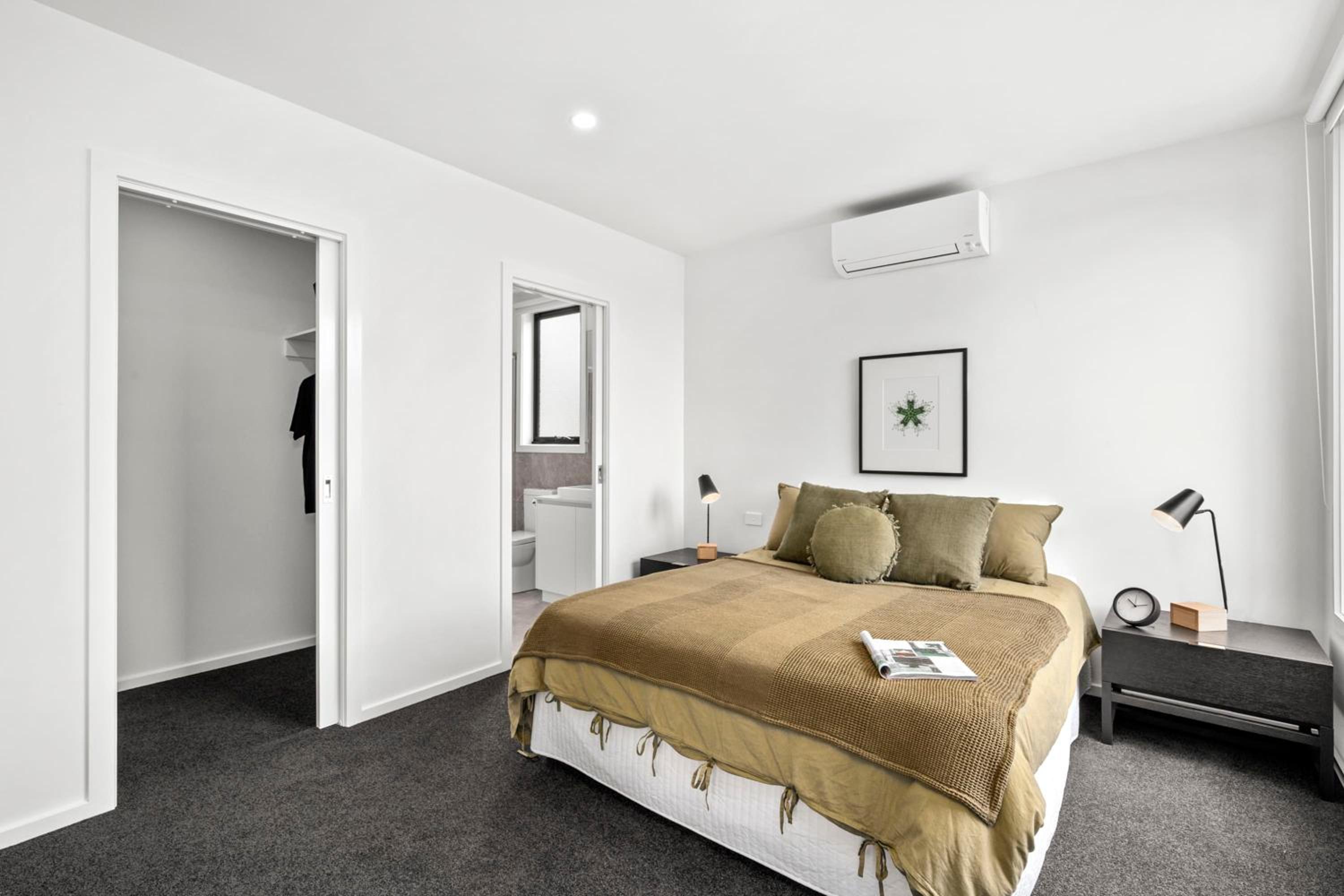 Apartment photo 2