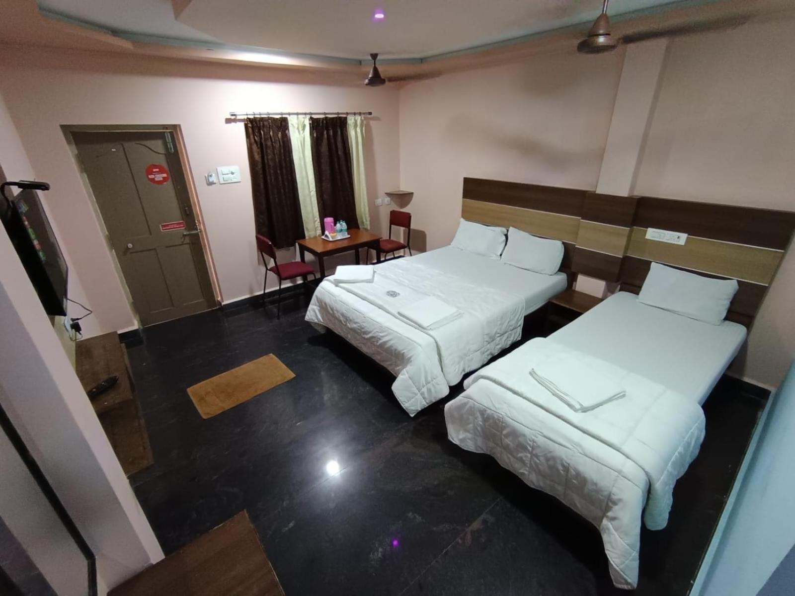 Basic Triple Room photo 1