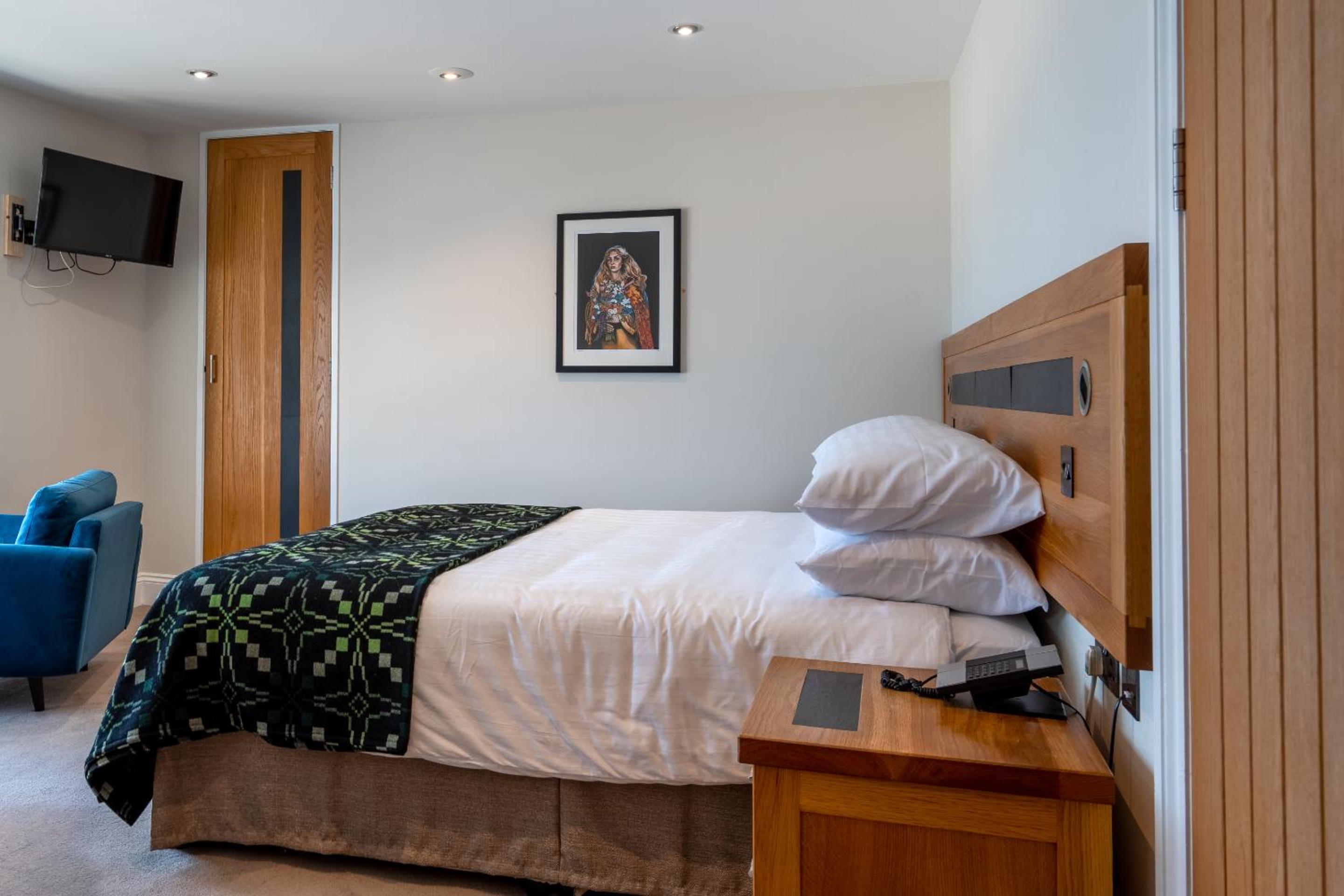 Standard King Room photo 3