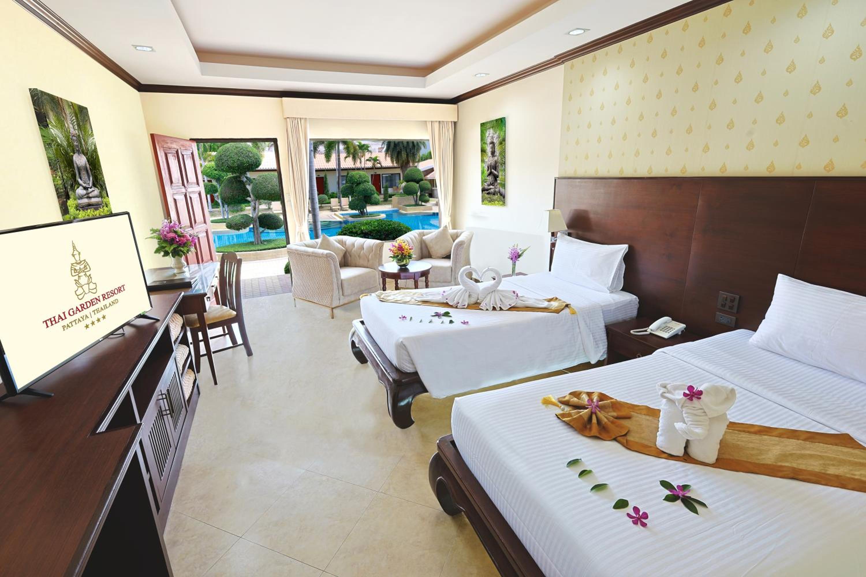 Deluxe Pool Access Room Twin Bed - Photo 1