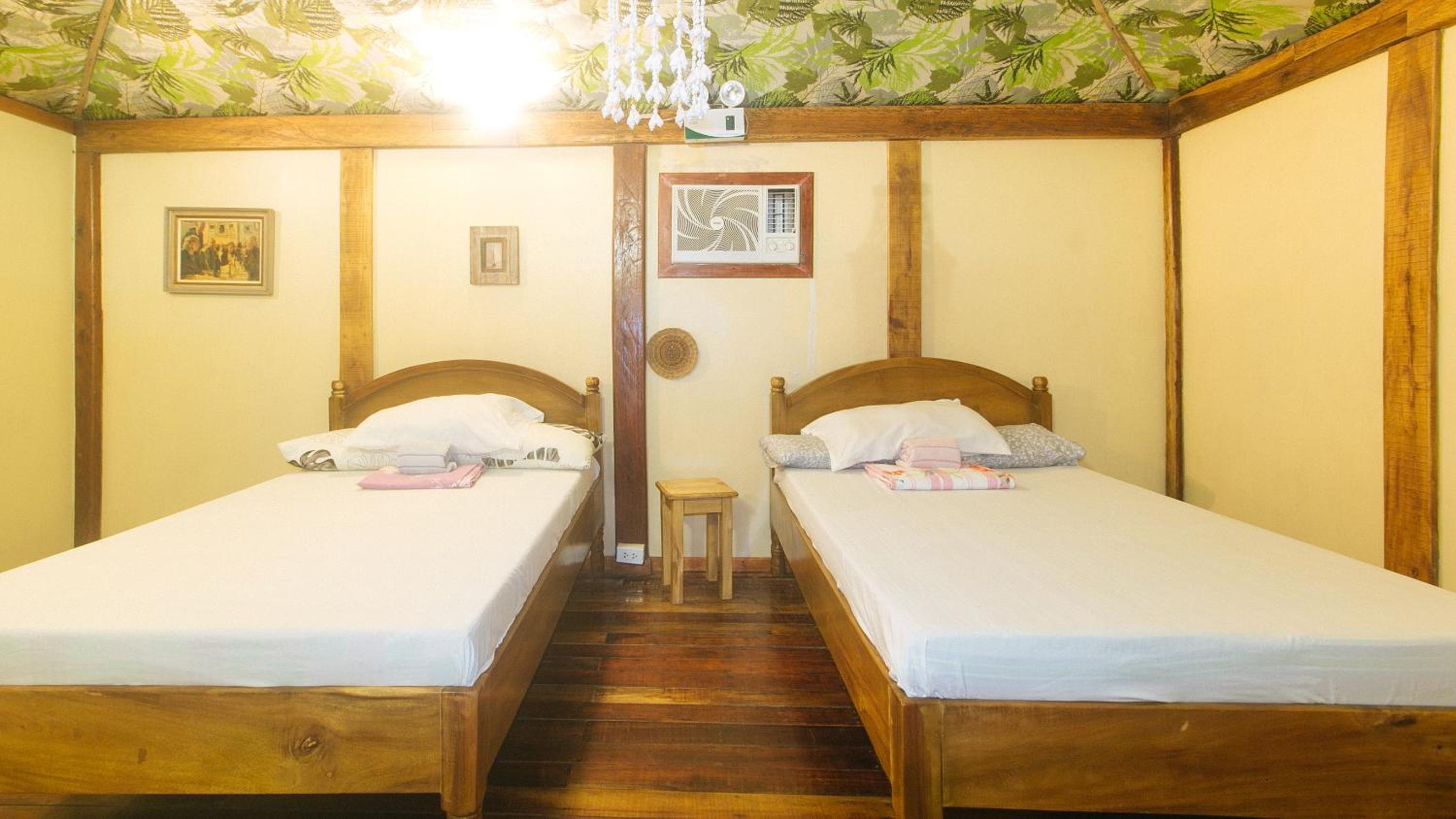 Deluxe Room - Photo 10